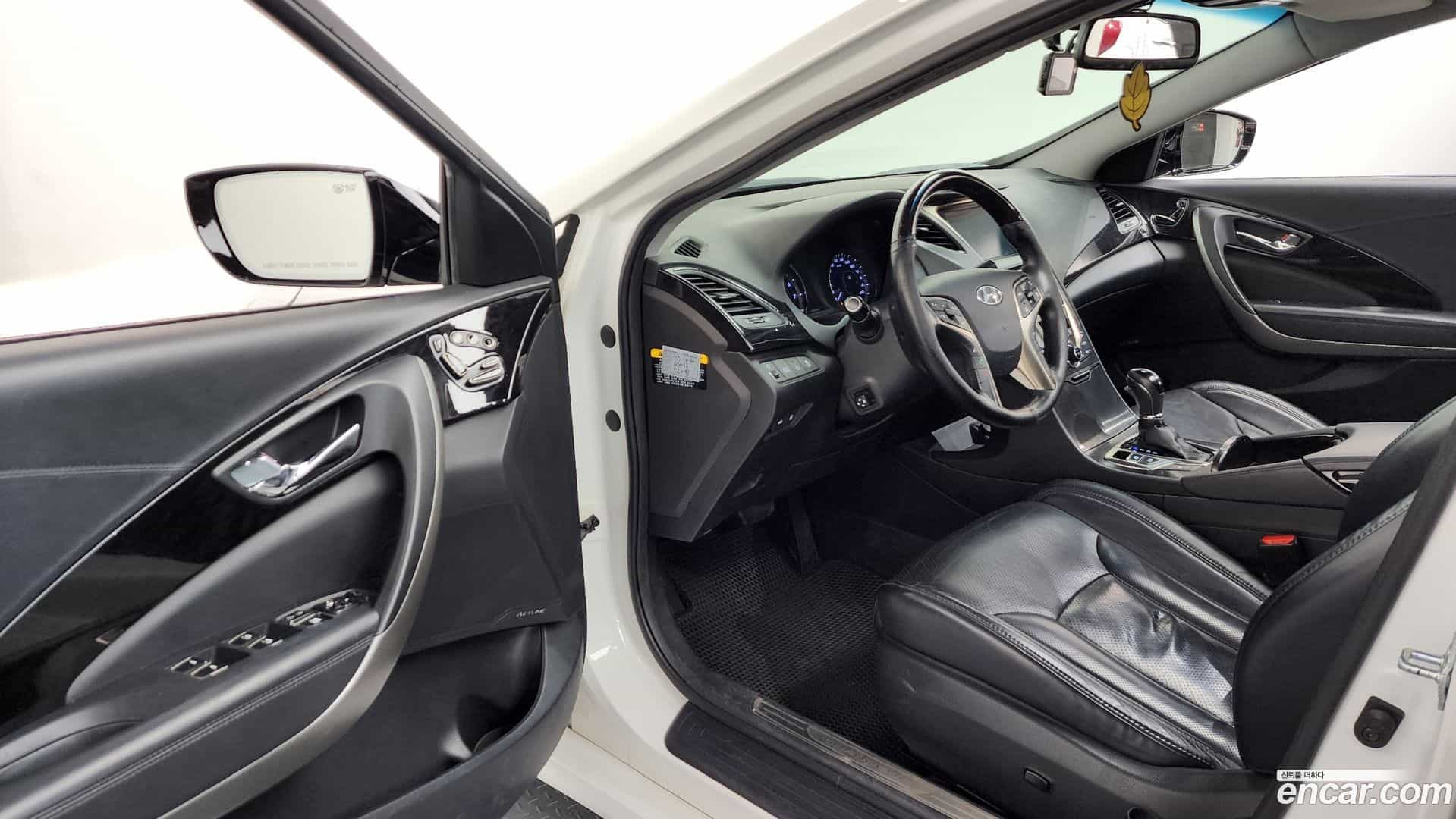 Grandeur Hyundai 2013.6-INNER-010