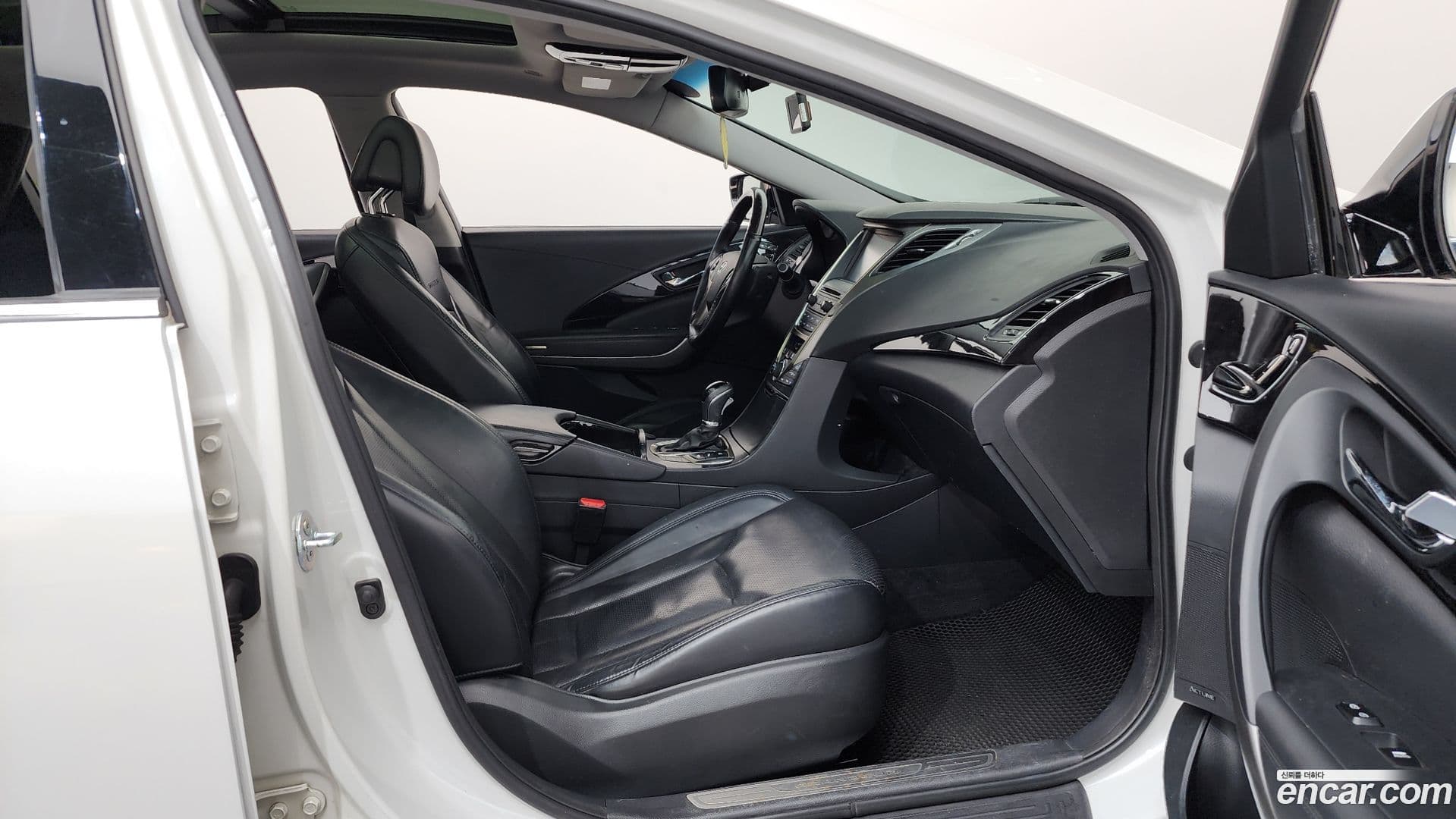 Main__Slider__Photo:Grandeur Hyundai 2013.6-10