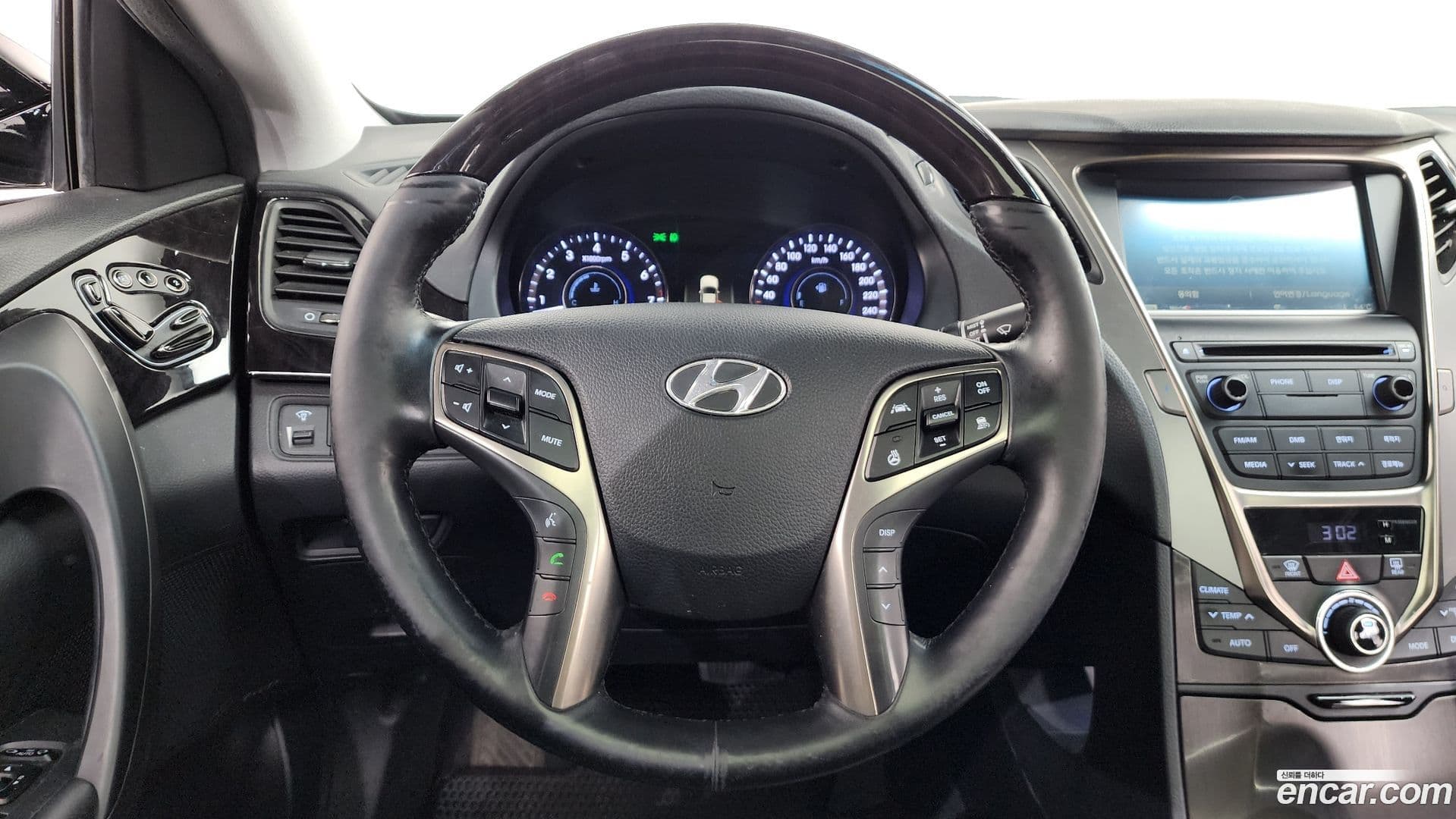 Main__Slider__Photo:Grandeur Hyundai 2013.6-12