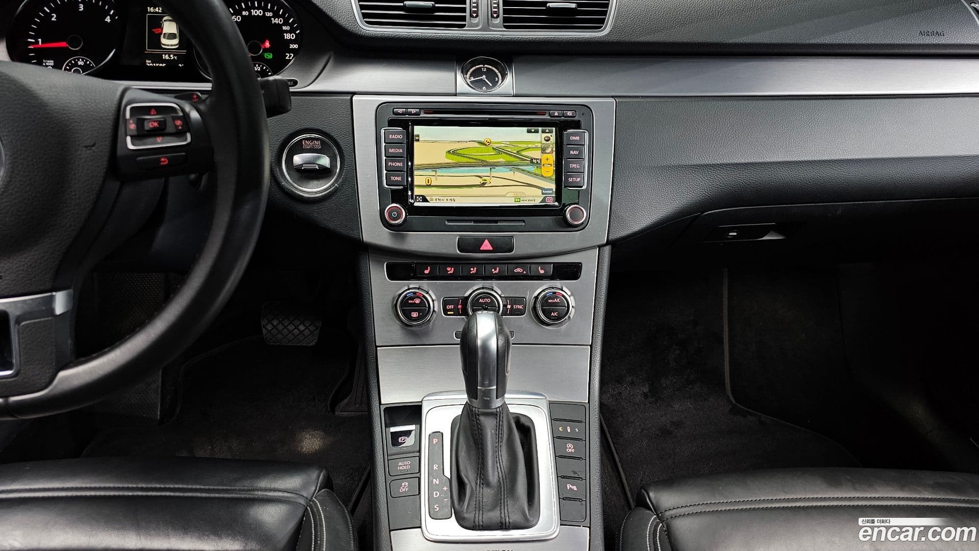 Main__Slider__Photo:CC Volkswagen 2015.5-13