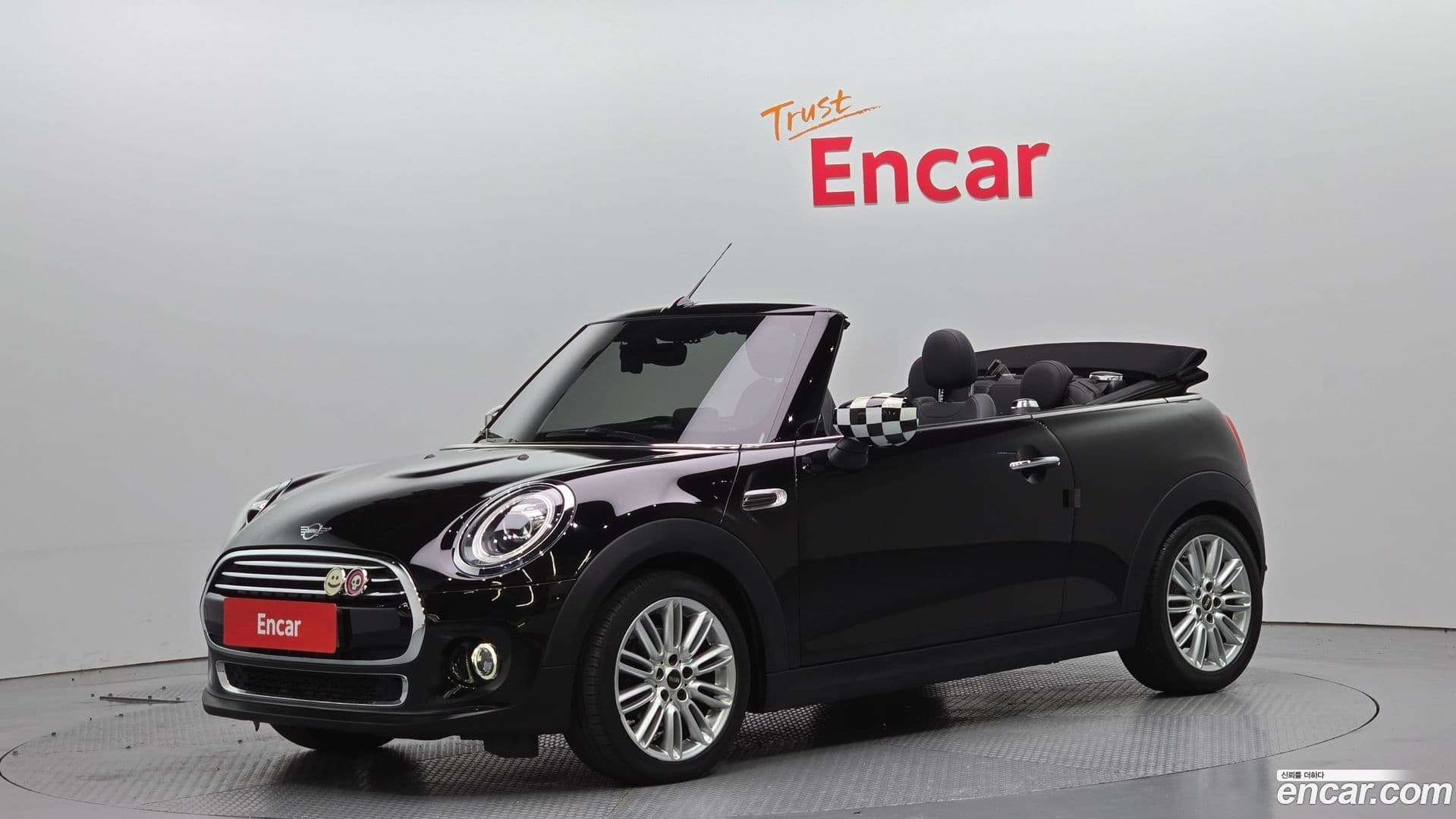 Main__Slider__Photo:Cooper Convertible Mini 2020.8-0