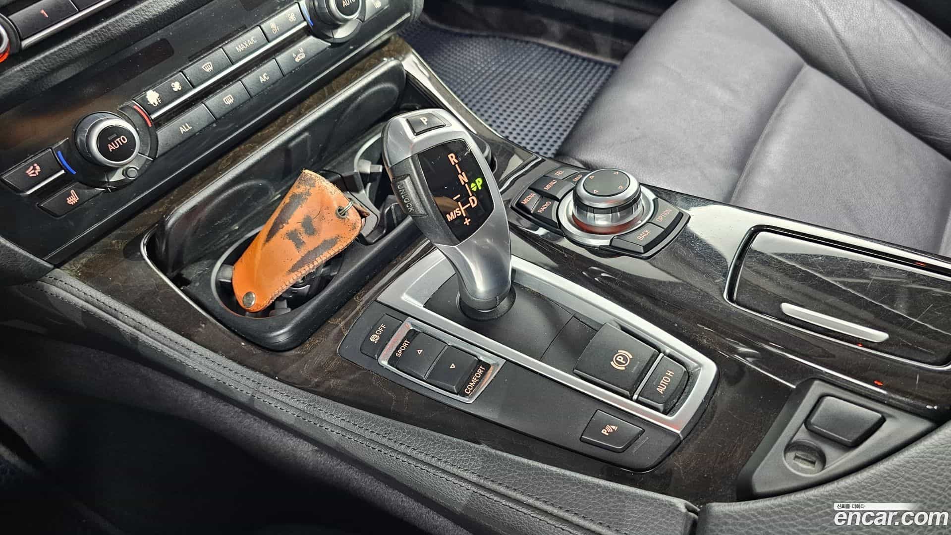 5-Series BMW 2012.9-INNER-009