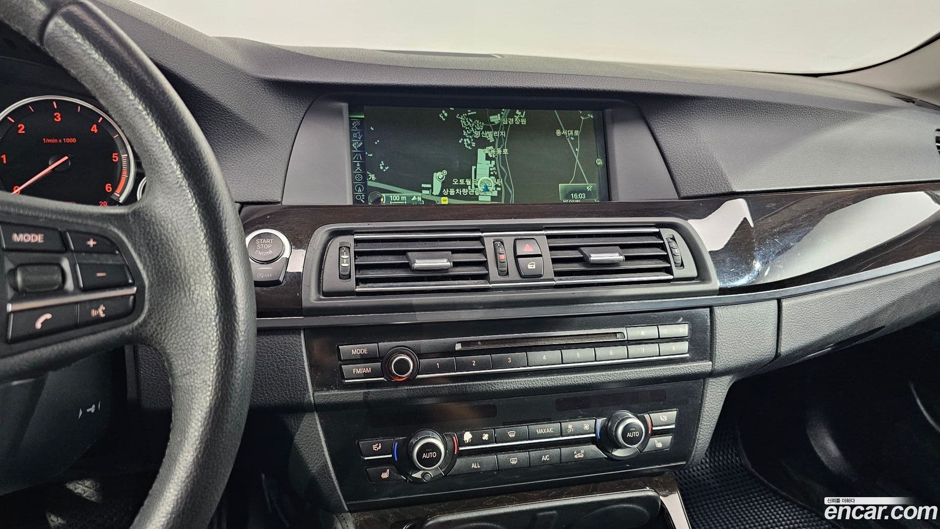 Main__Slider__Photo:5-Series BMW 2012.9-17