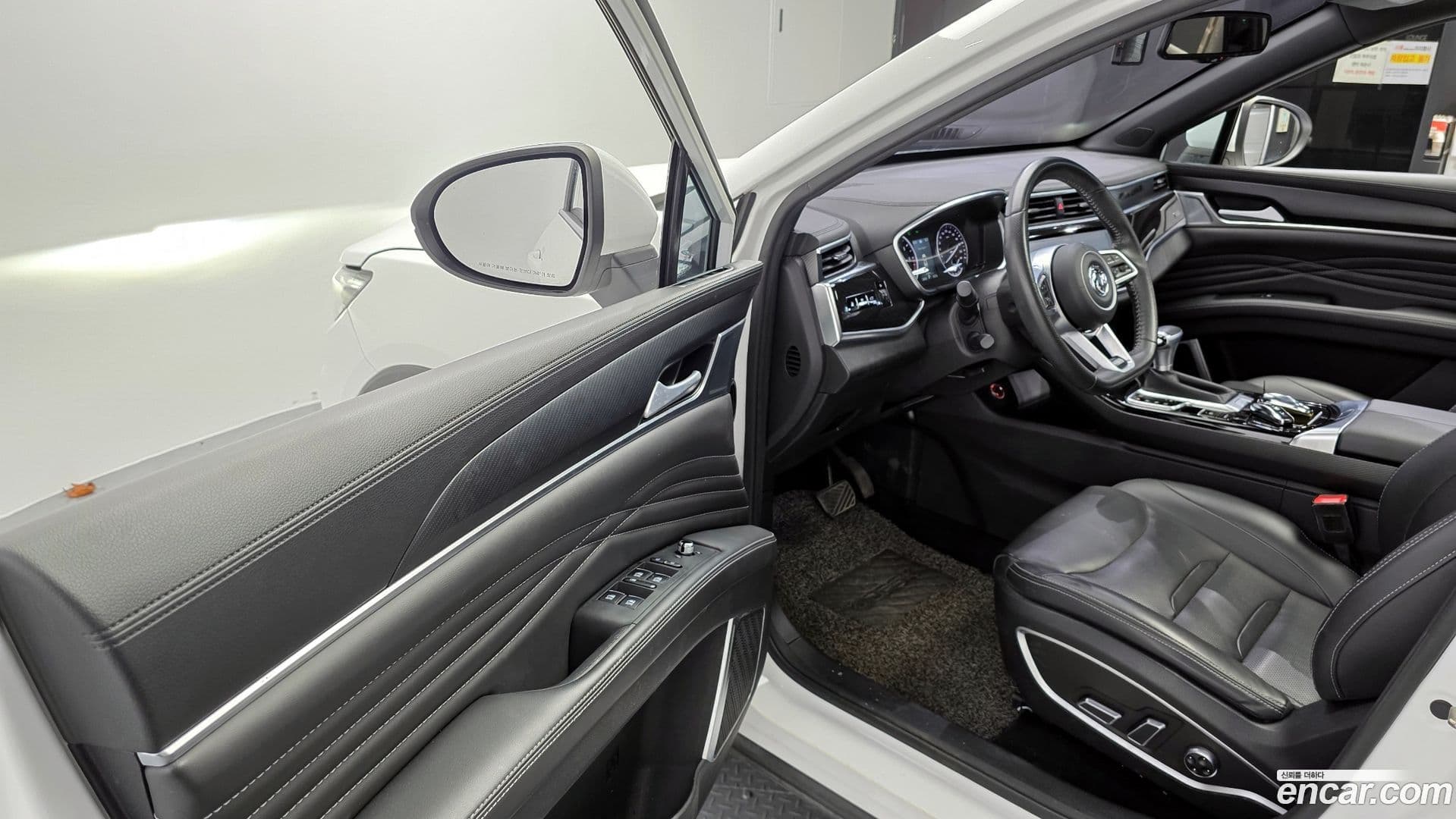 Main__Slider__Photo:Fengon ix5 DFSK 2019.9-10