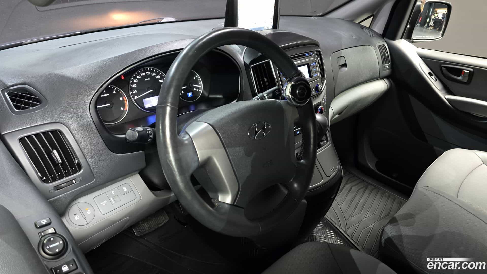 Starex Hyundai 2018.8-OPTION-016