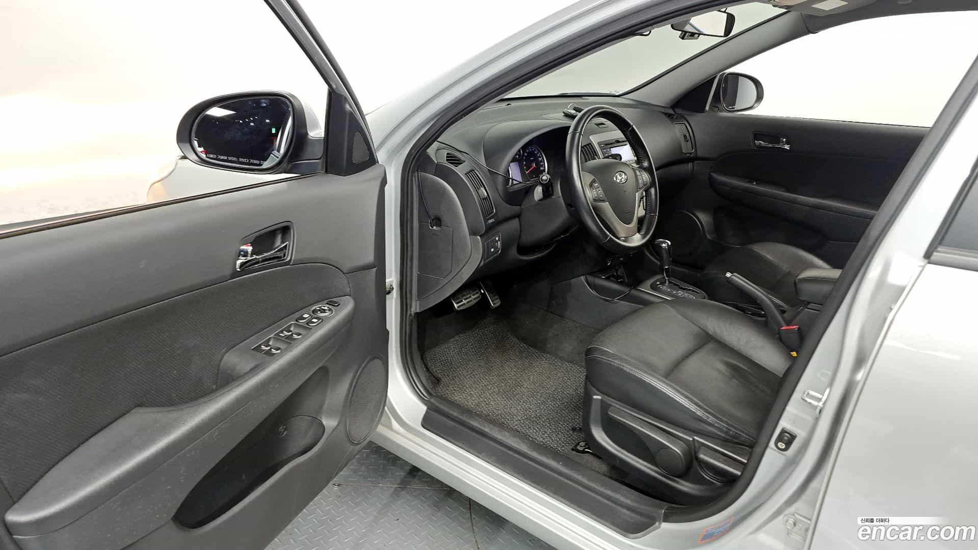 i30 Hyundai 2010.7-INNER-010