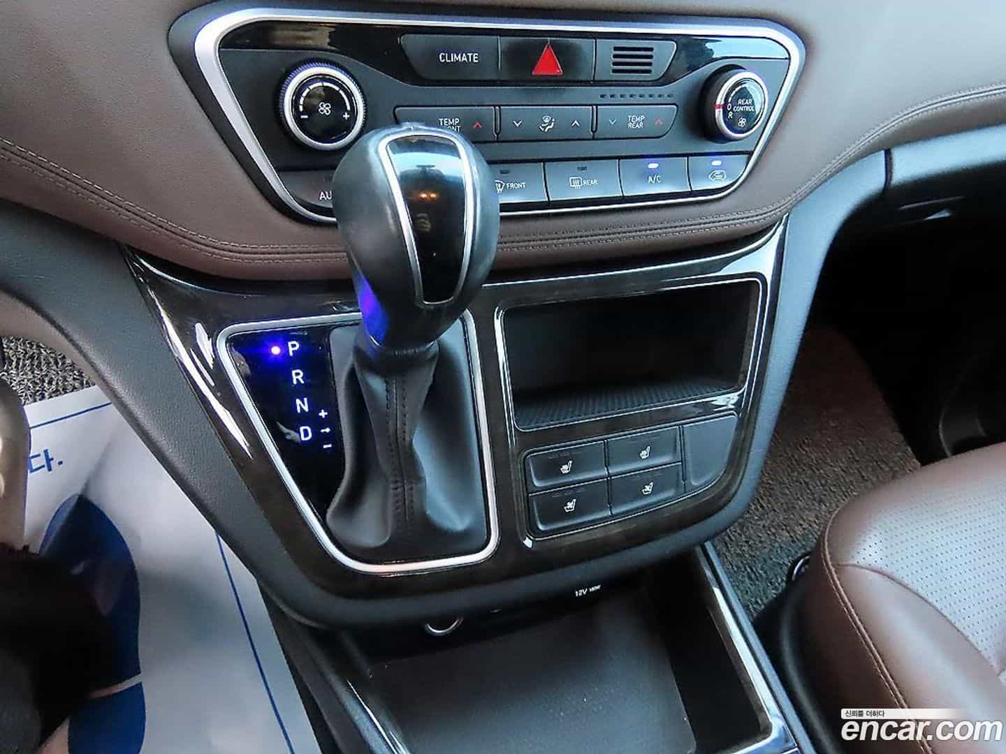 Starex Hyundai 2018.10-INNER-009