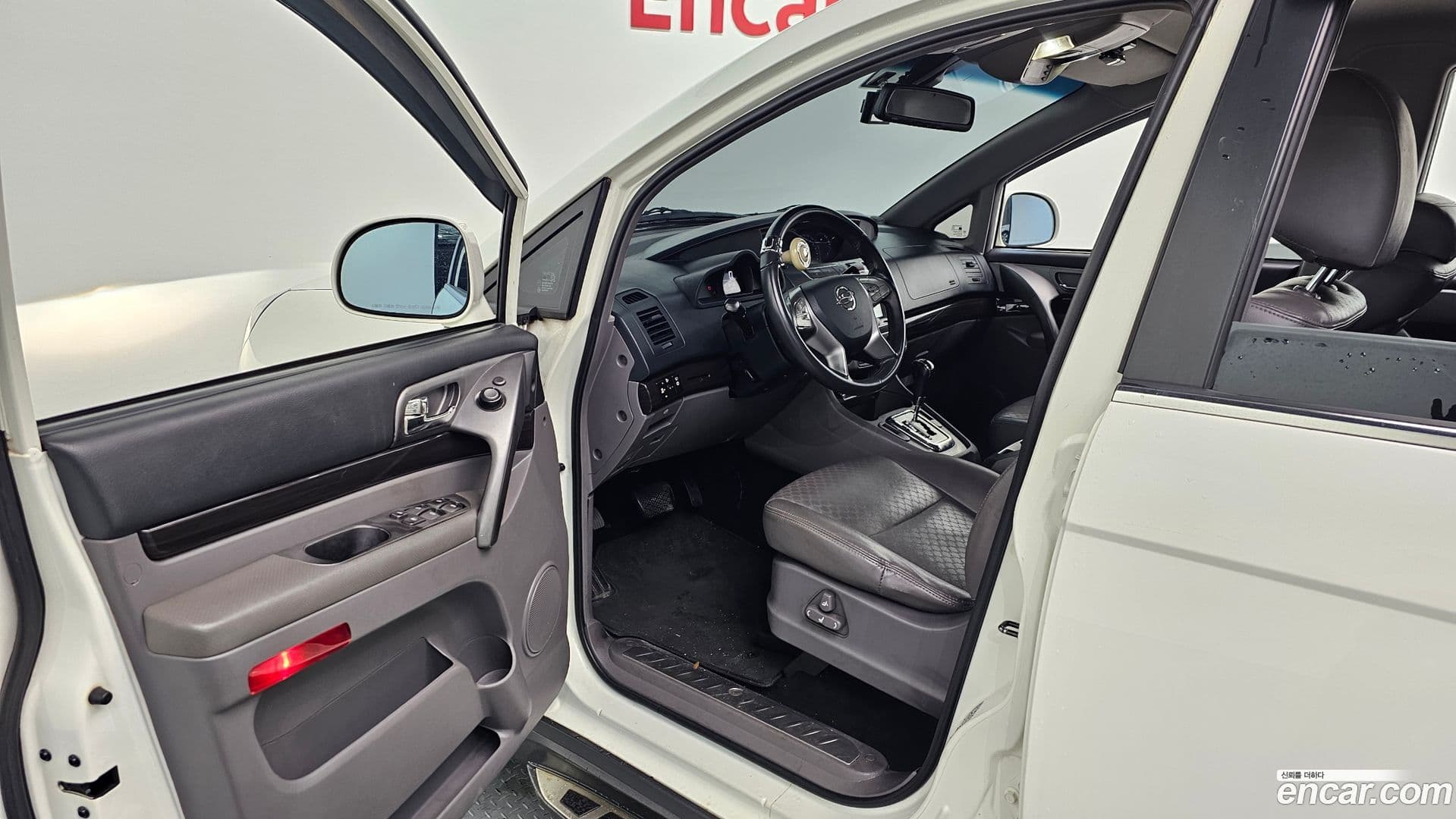 Main__Slider__Photo:KORANDO KG_Mobility_Ssangyong 2016.0-10