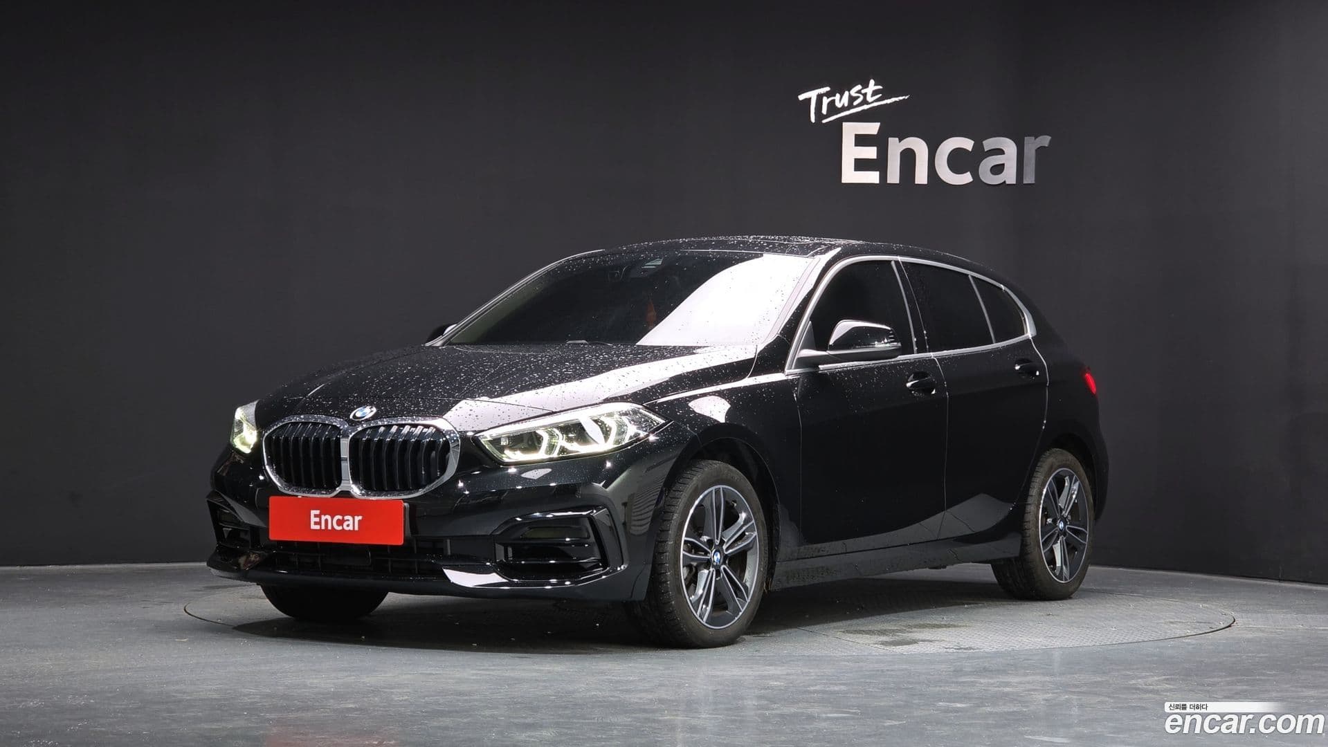 Main__Slider__Photo:1-Series BMW 2024.8-0