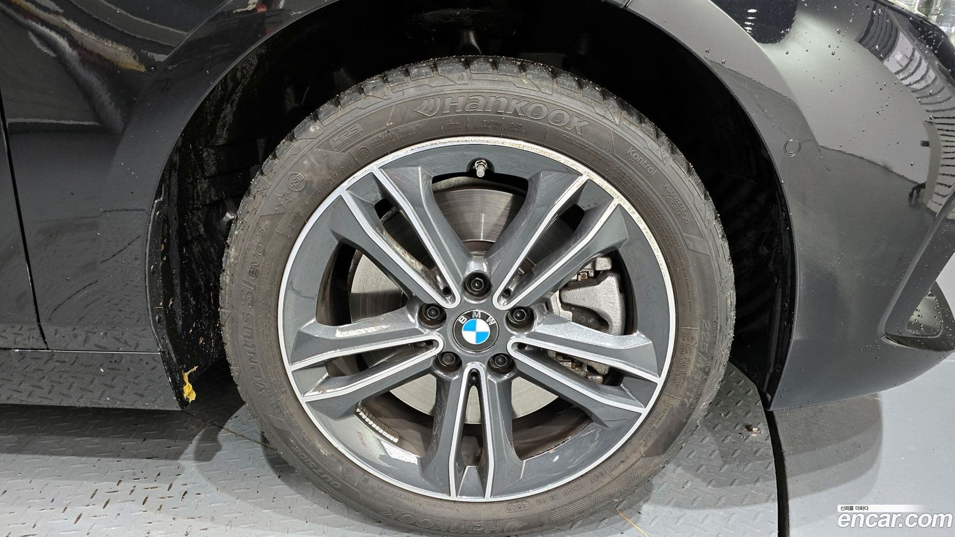 Main__Slider__Photo:1-Series BMW 2024.8-4