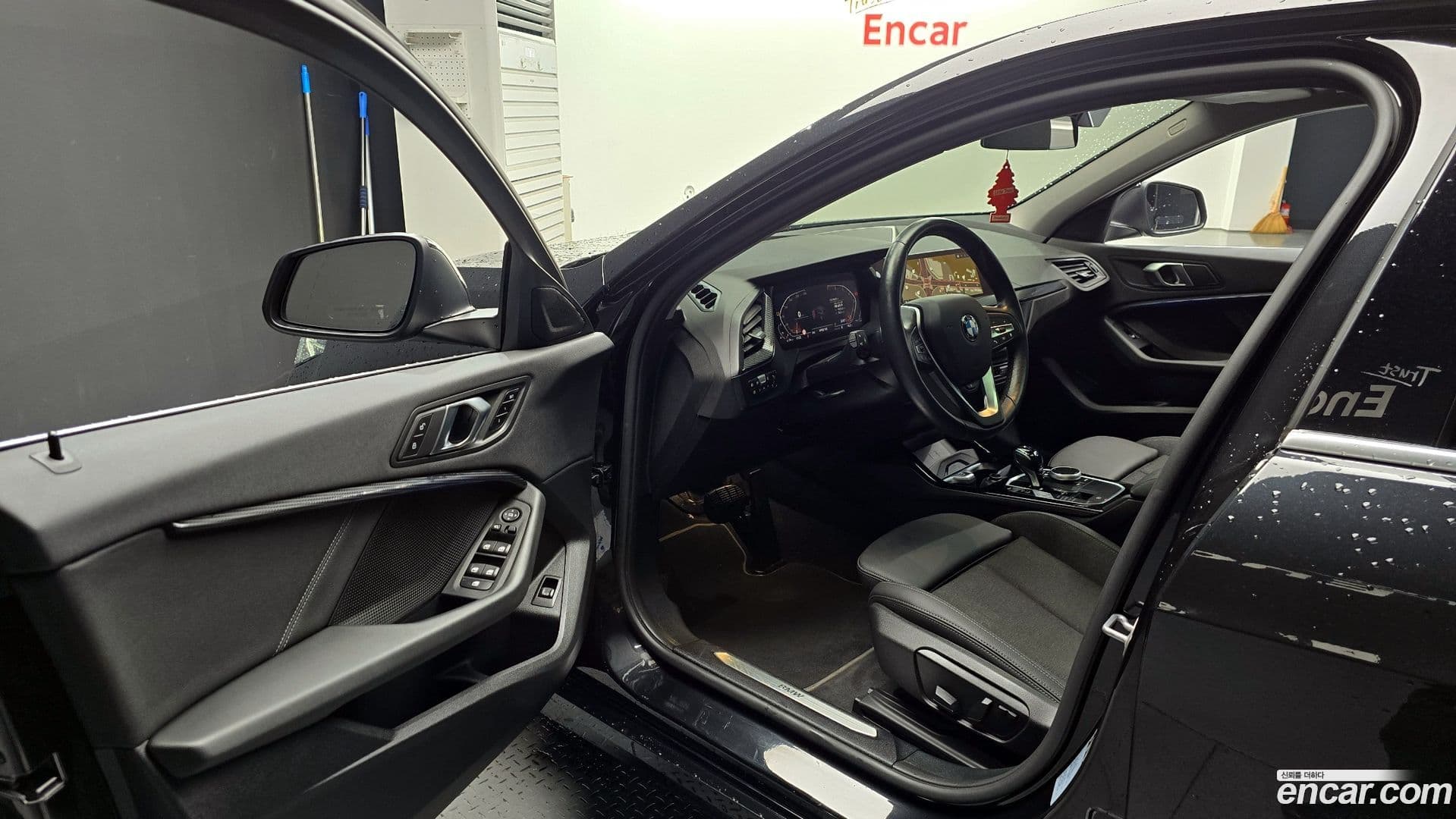 Main__Slider__Photo:1-Series BMW 2024.8-9