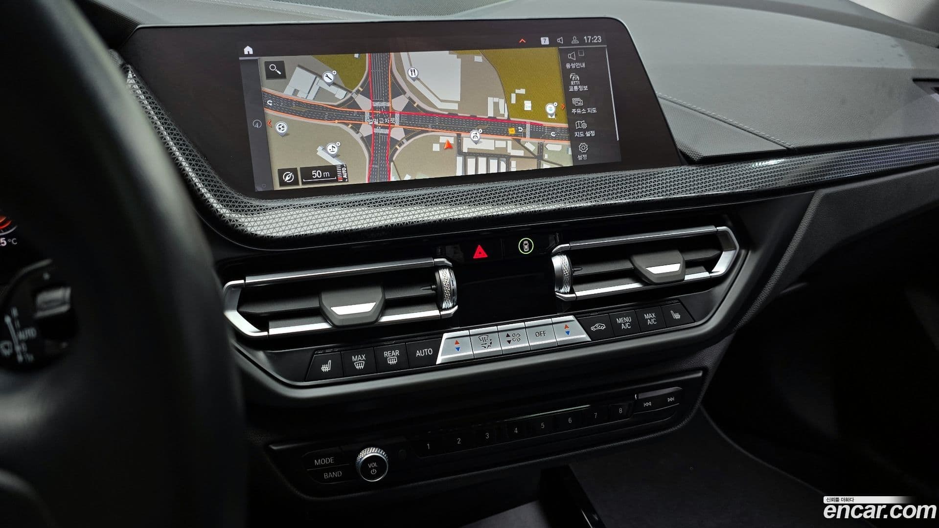 Main__Slider__Photo:1-Series BMW 2024.8-13