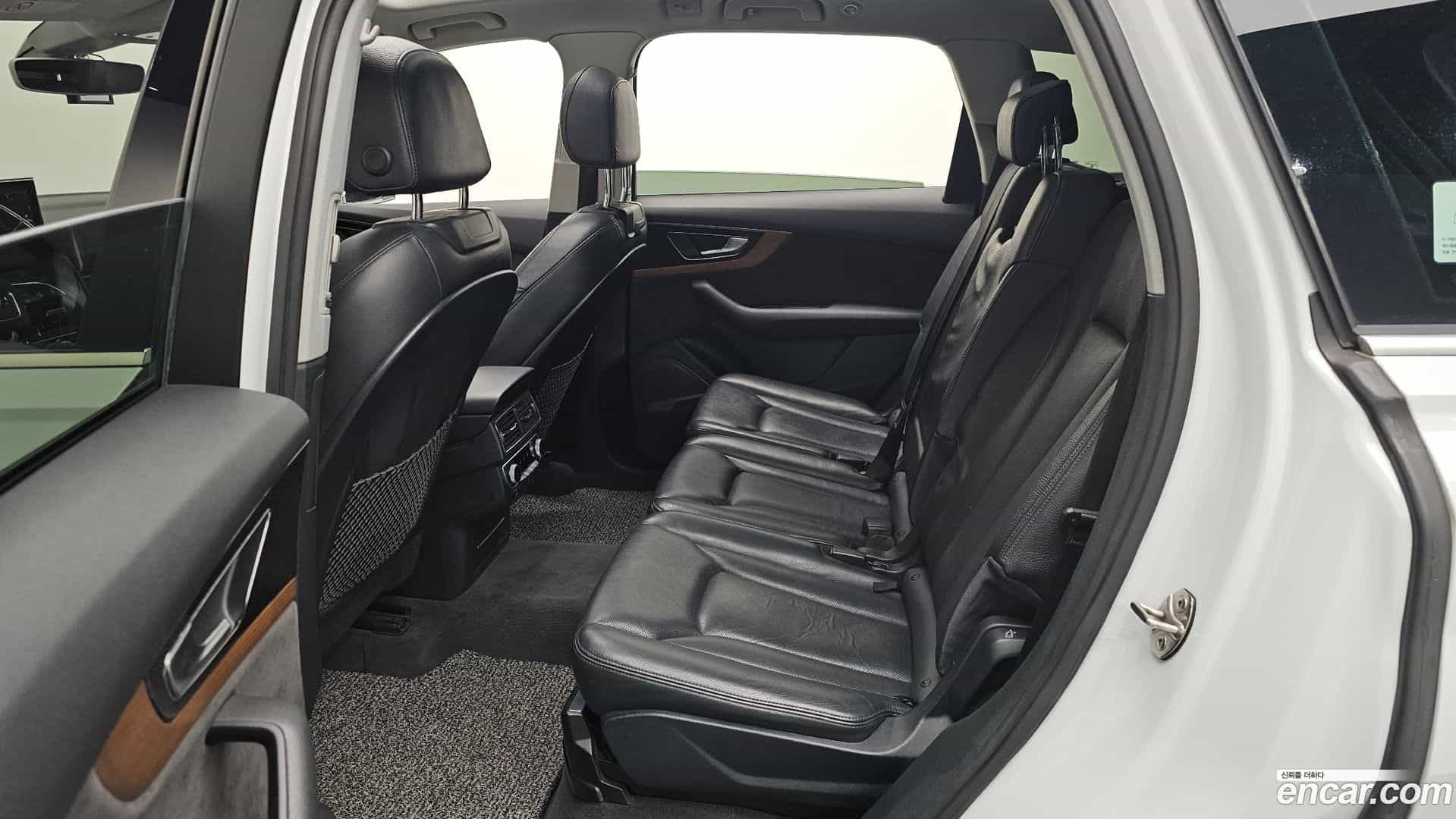 Q7 Audi 2016.6-OPTION-016