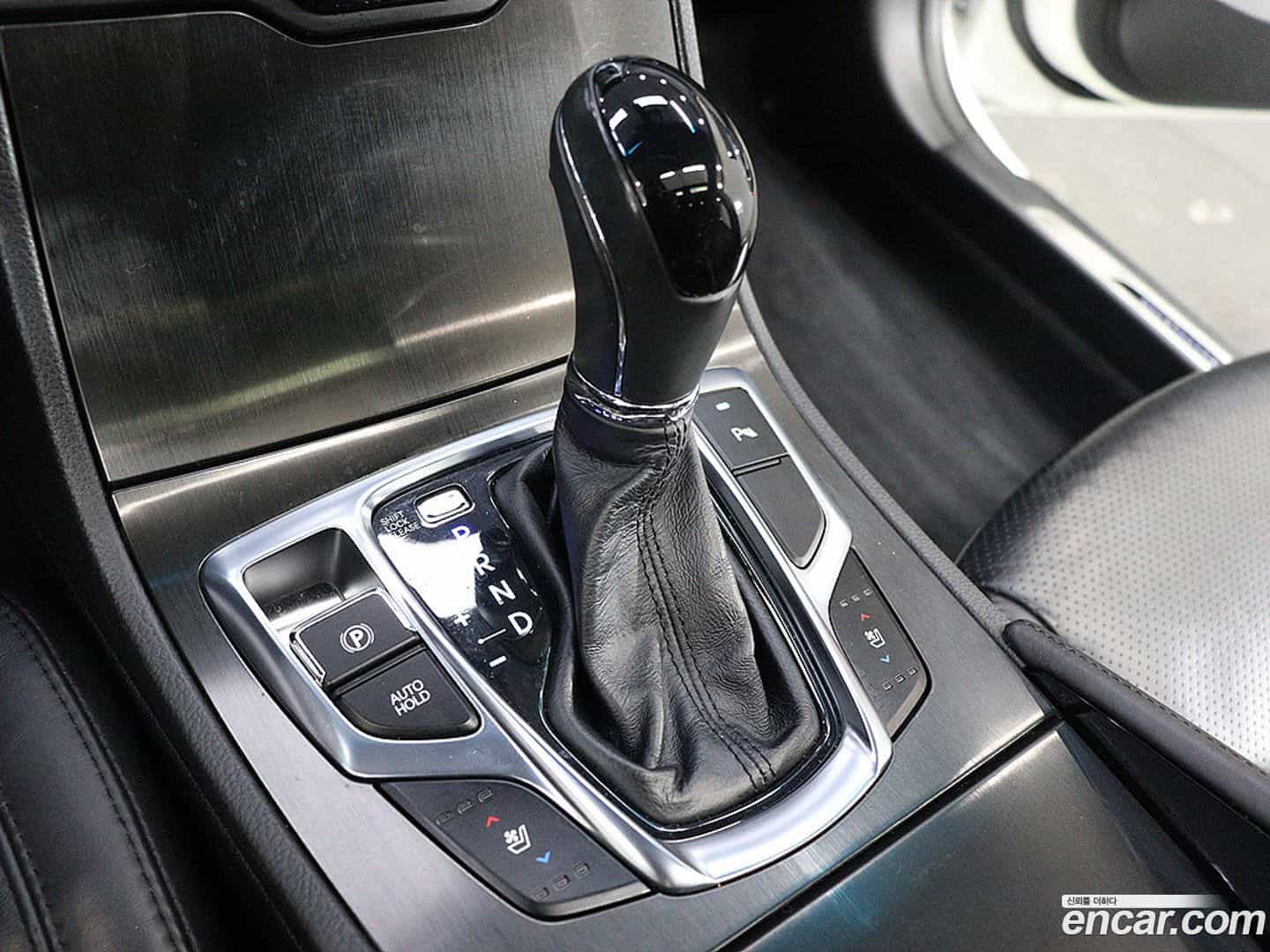 Grandeur Hyundai 2014.8-INNER-009