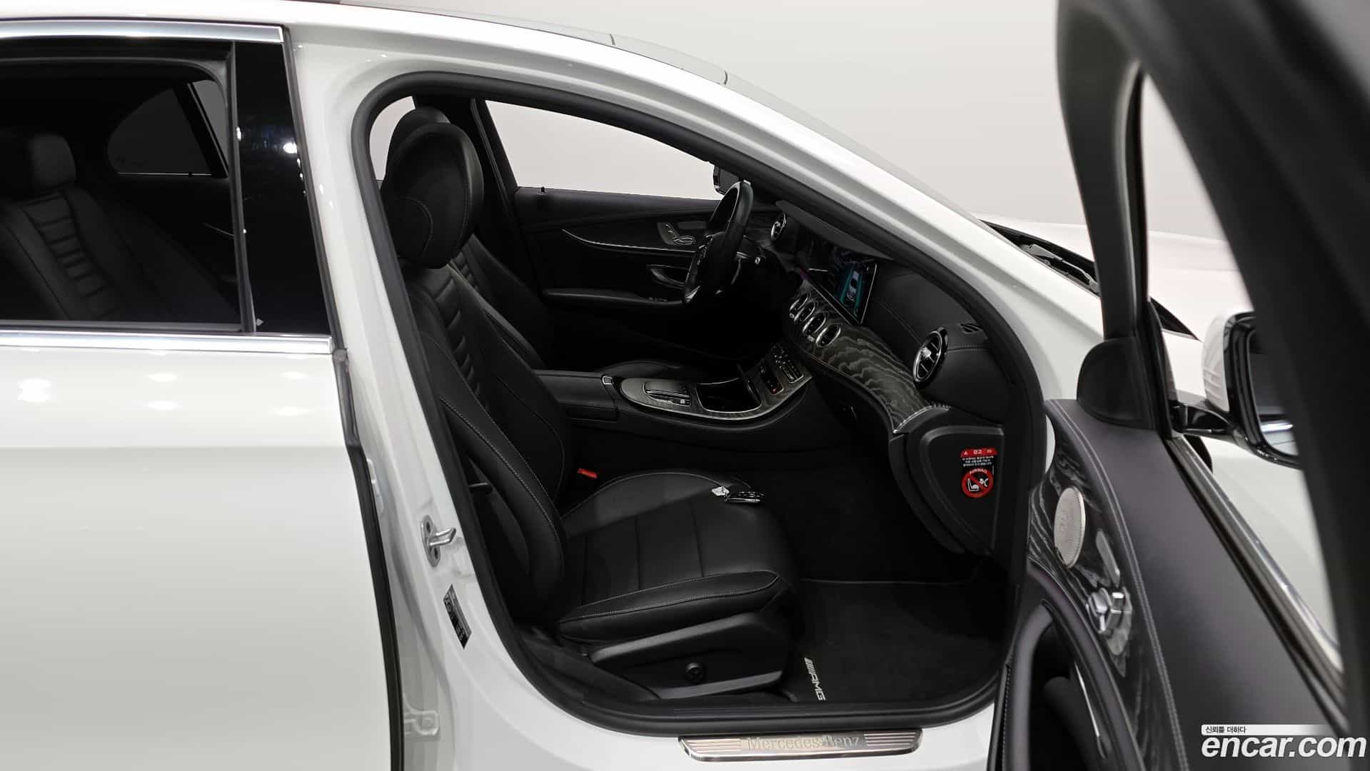 E-Class Mercedes-Benz 2022.3-OPTION-015