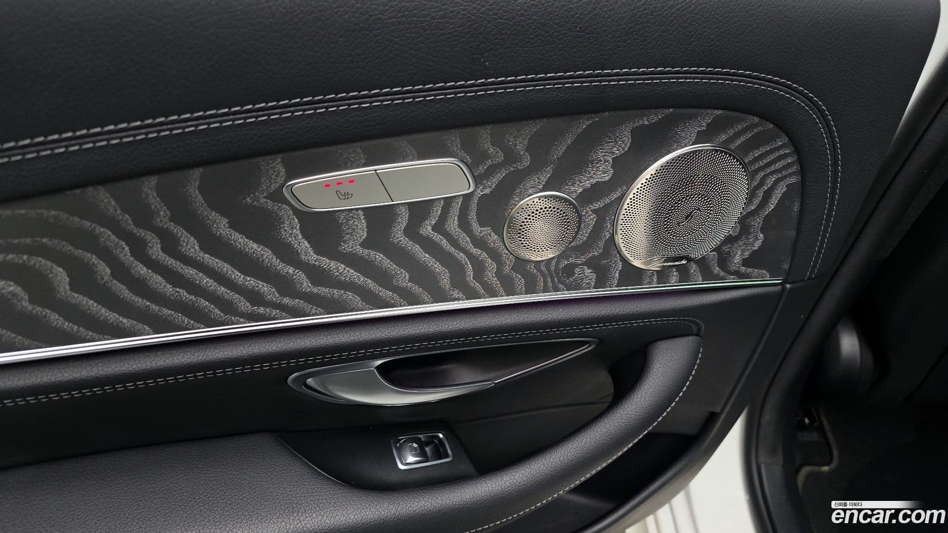 Main__Slider__Photo:E-Class Mercedes-Benz 2022.3-16