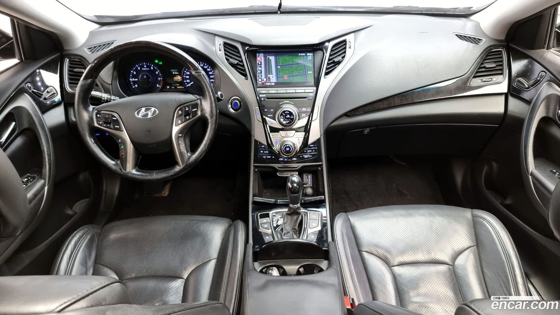 Main__Slider__Photo:Grandeur Hyundai 2011.3-6