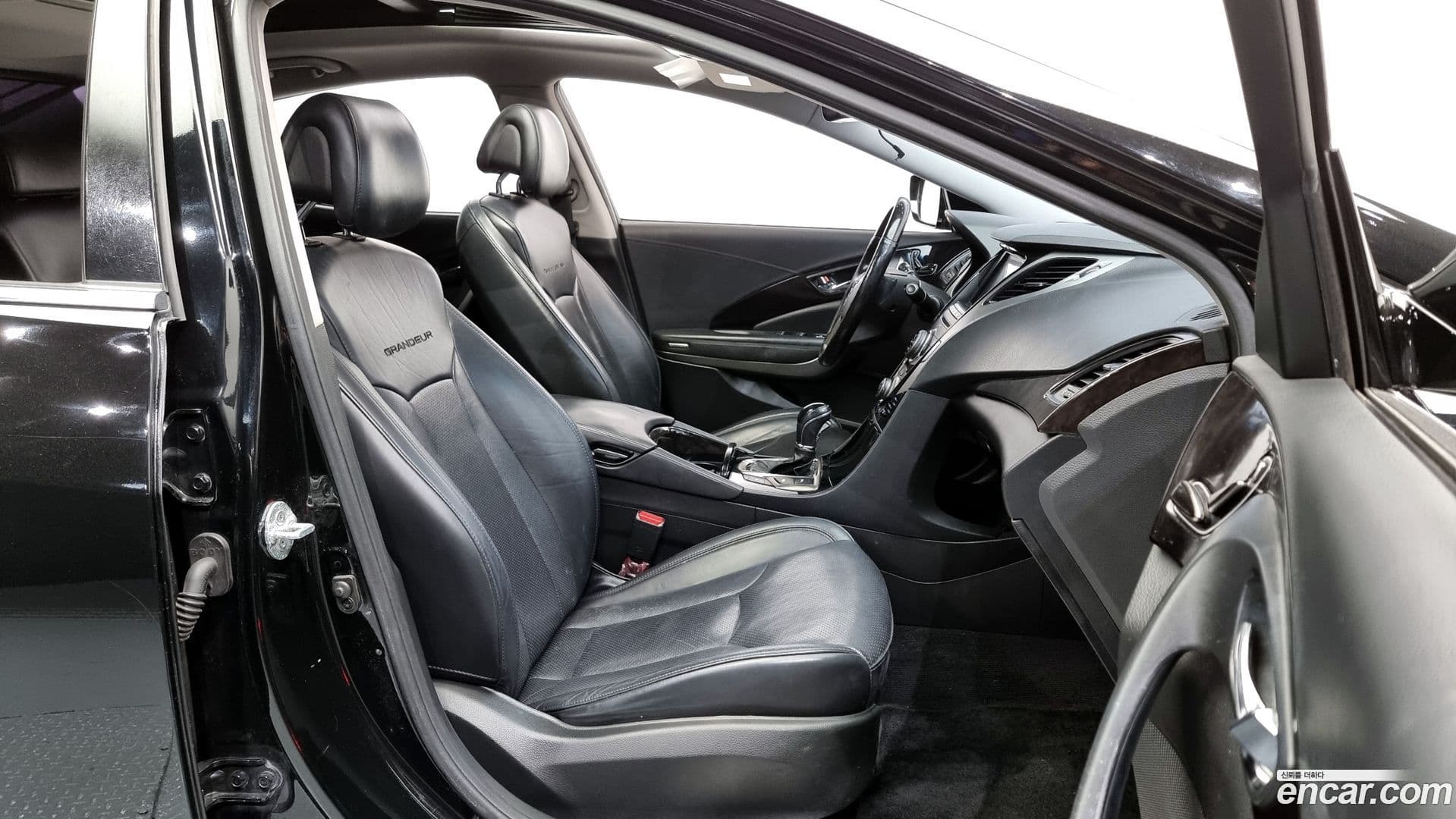 Main__Slider__Photo:Grandeur Hyundai 2011.3-10