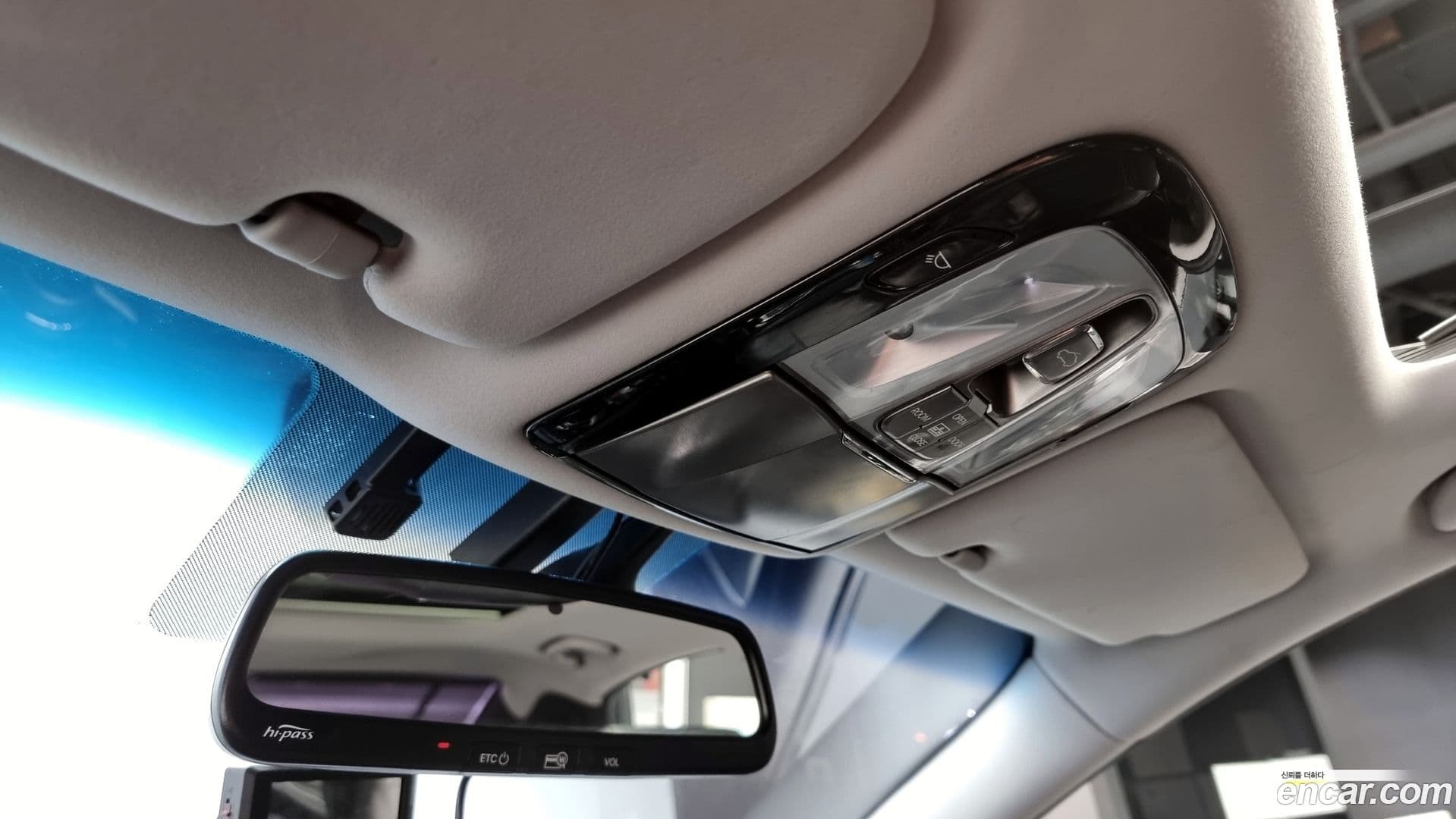 Main__Slider__Photo:Grandeur Hyundai 2011.3-17