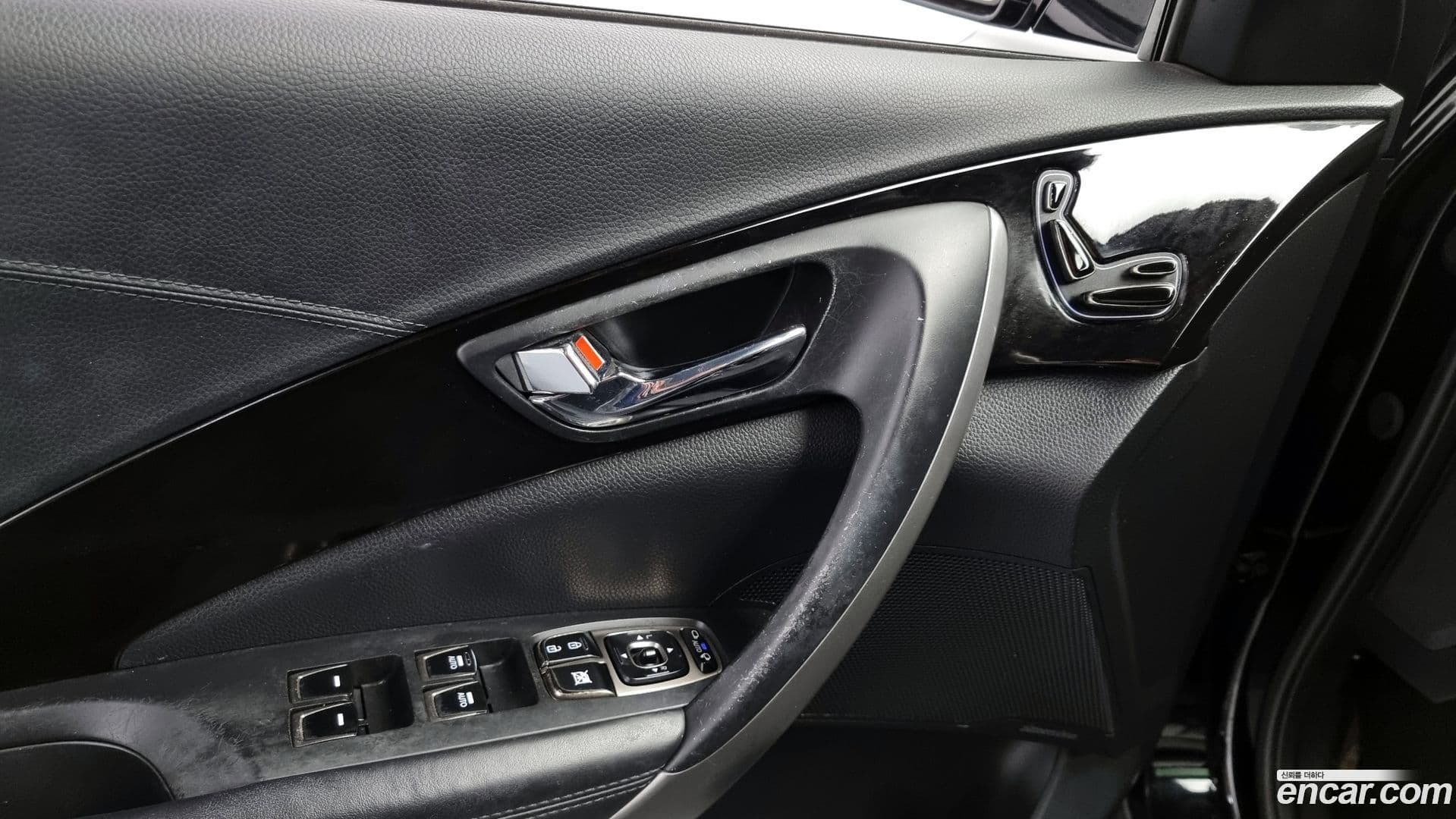 Main__Slider__Photo:Grandeur Hyundai 2011.3-18