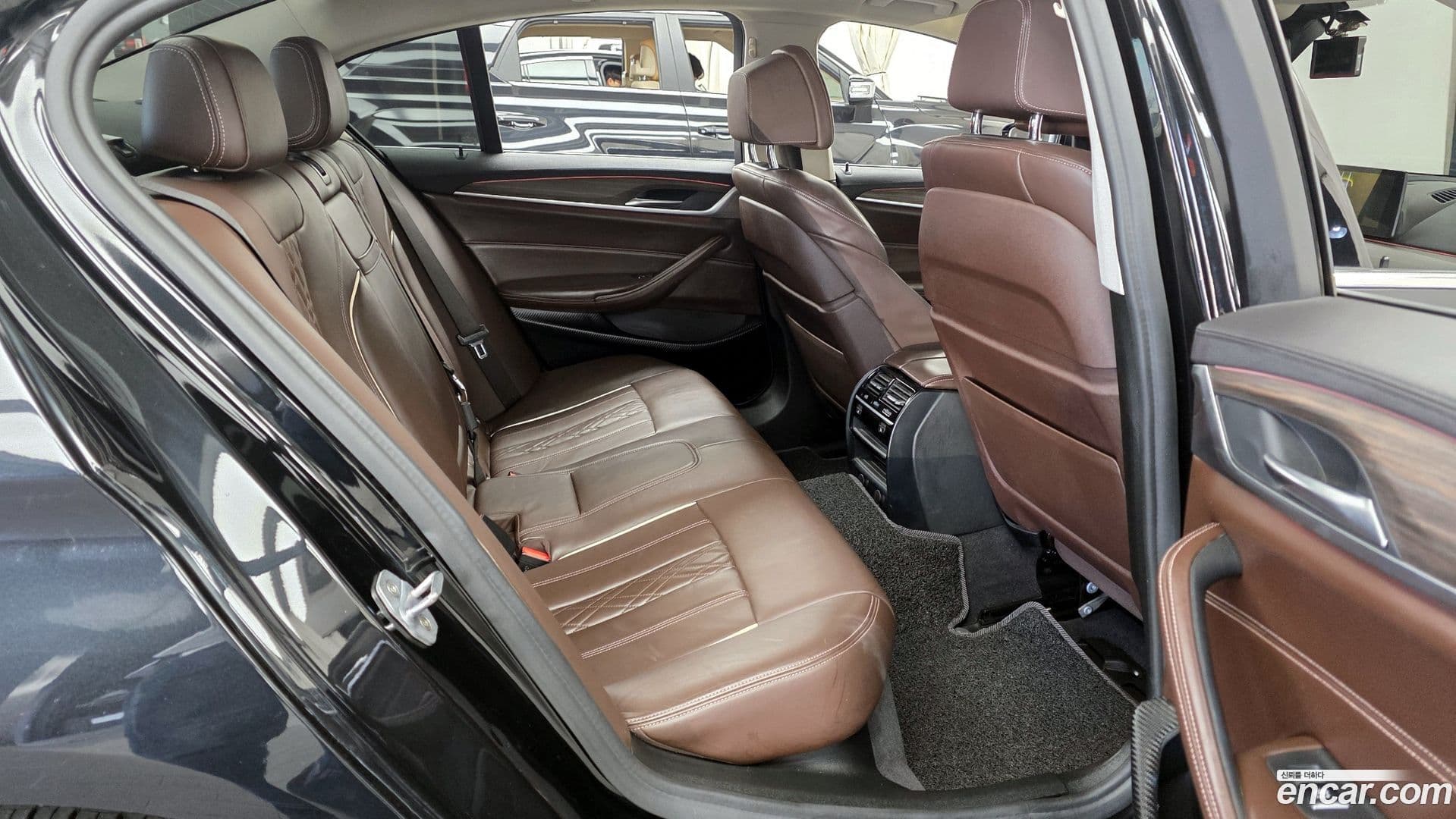 Main__Slider__Photo:5-Series BMW 2018.11-11