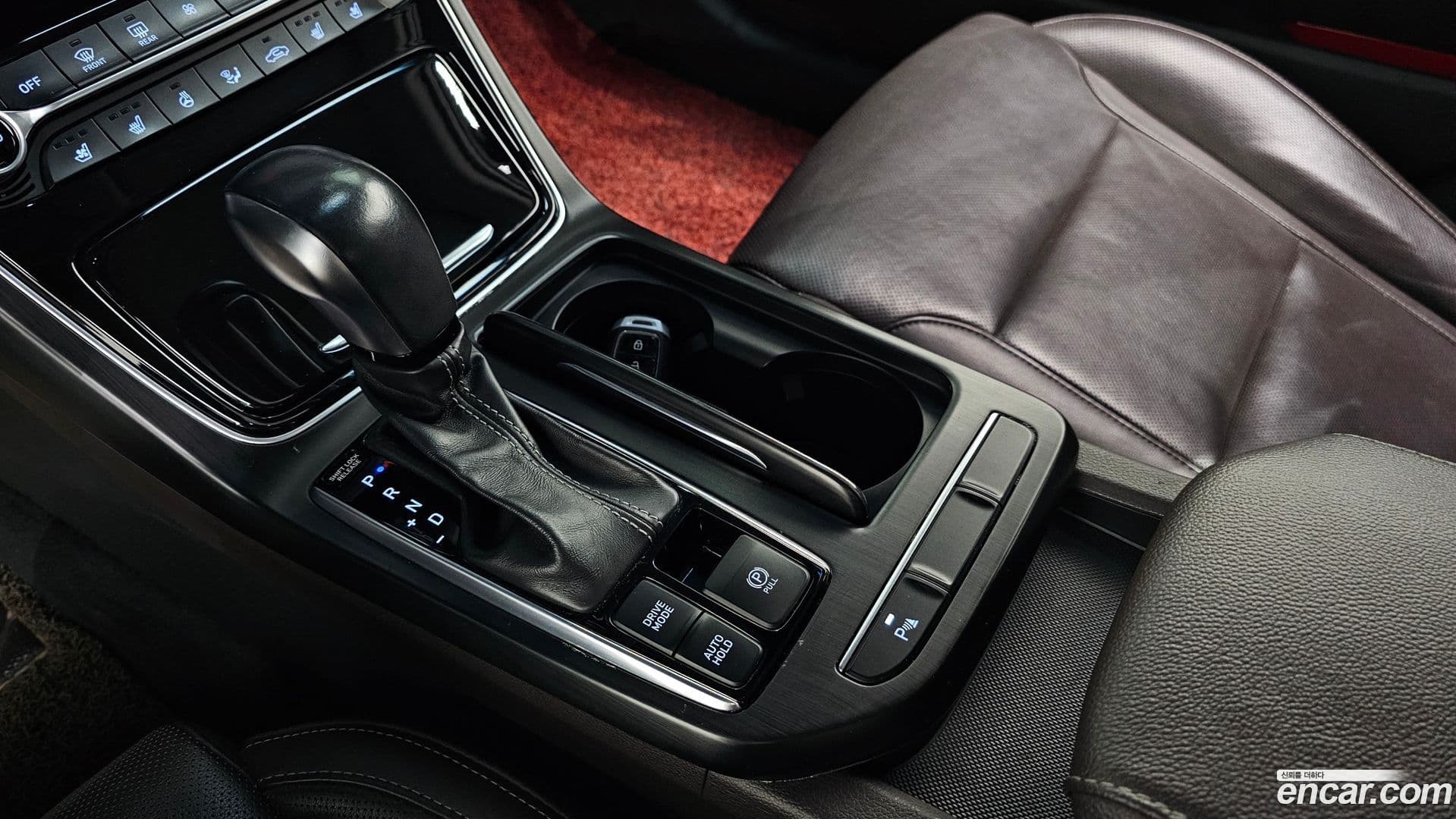 Main__Slider__Photo:Grandeur Hyundai 2017.5-8