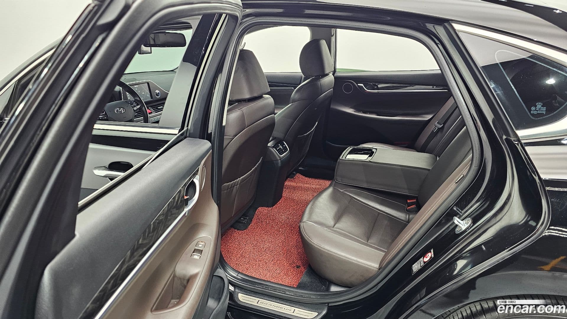 Main__Slider__Photo:Grandeur Hyundai 2017.5-11