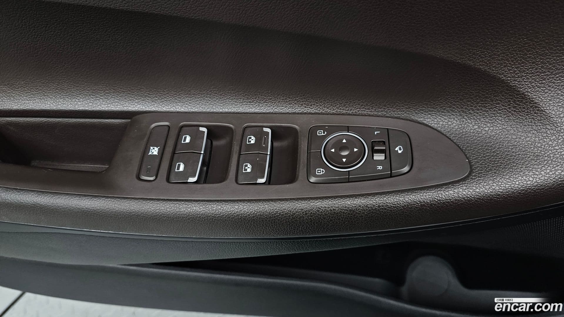 Main__Slider__Photo:Grandeur Hyundai 2017.5-17