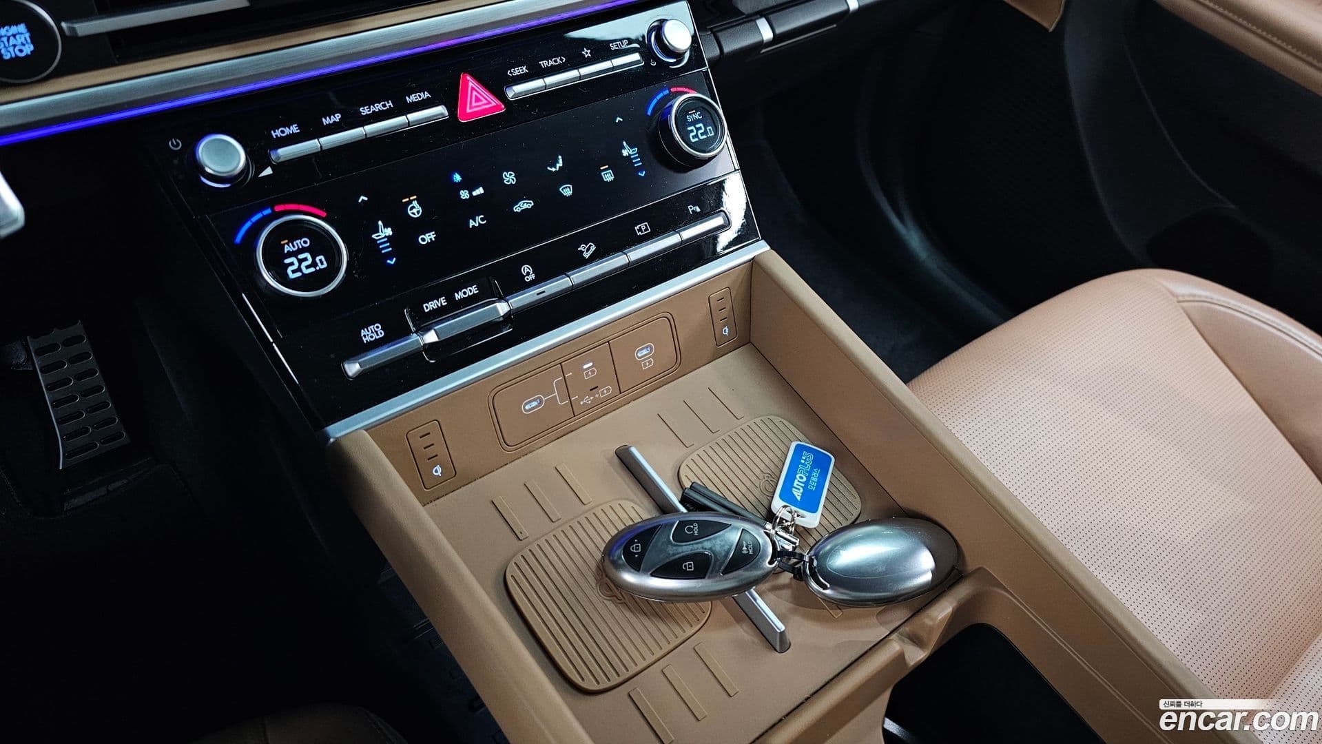 Main__Slider__Photo:Santafe Hyundai 2024.1-15