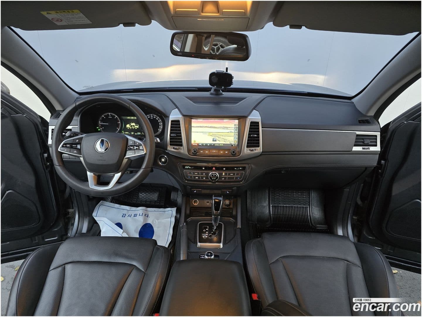 Main__Slider__Photo:Rexton KG_Mobility_Ssangyong 2018.5-6