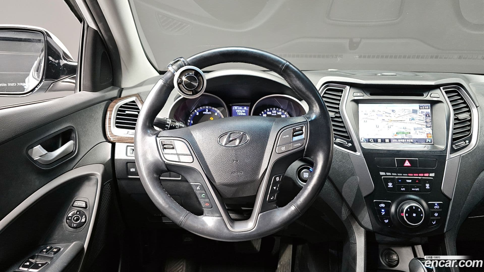 Main__Slider__Photo:Santafe Hyundai 2012.11-12