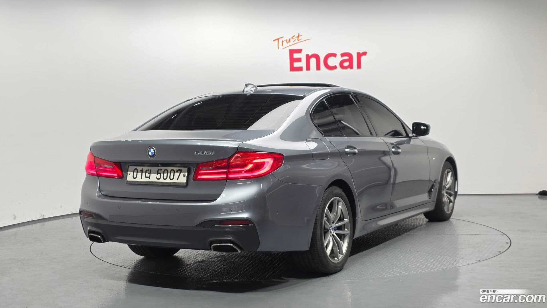 Main__Slider__Photo:5-Series BMW 2017.5-1