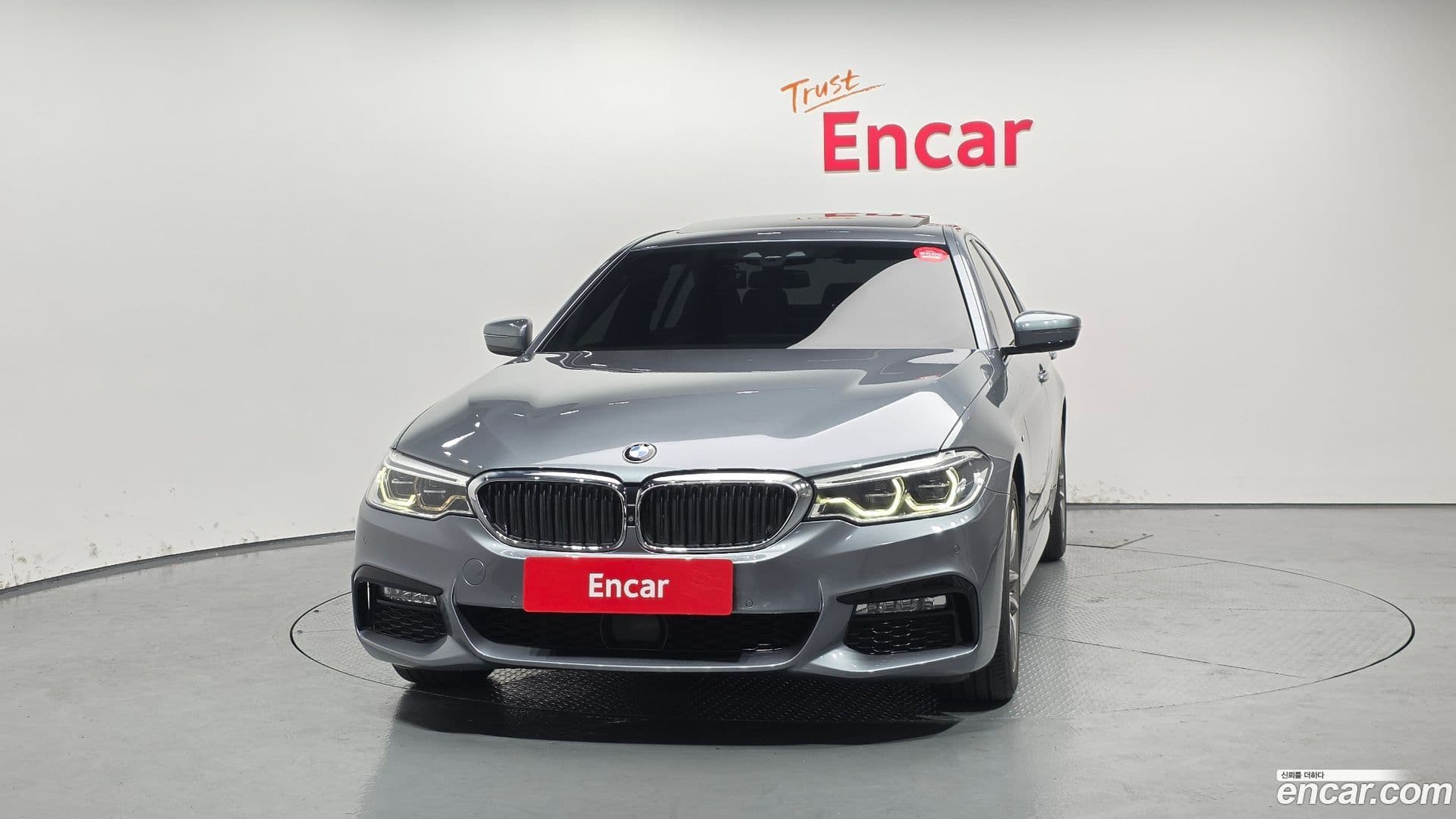 Main__Slider__Photo:5-Series BMW 2017.5-2