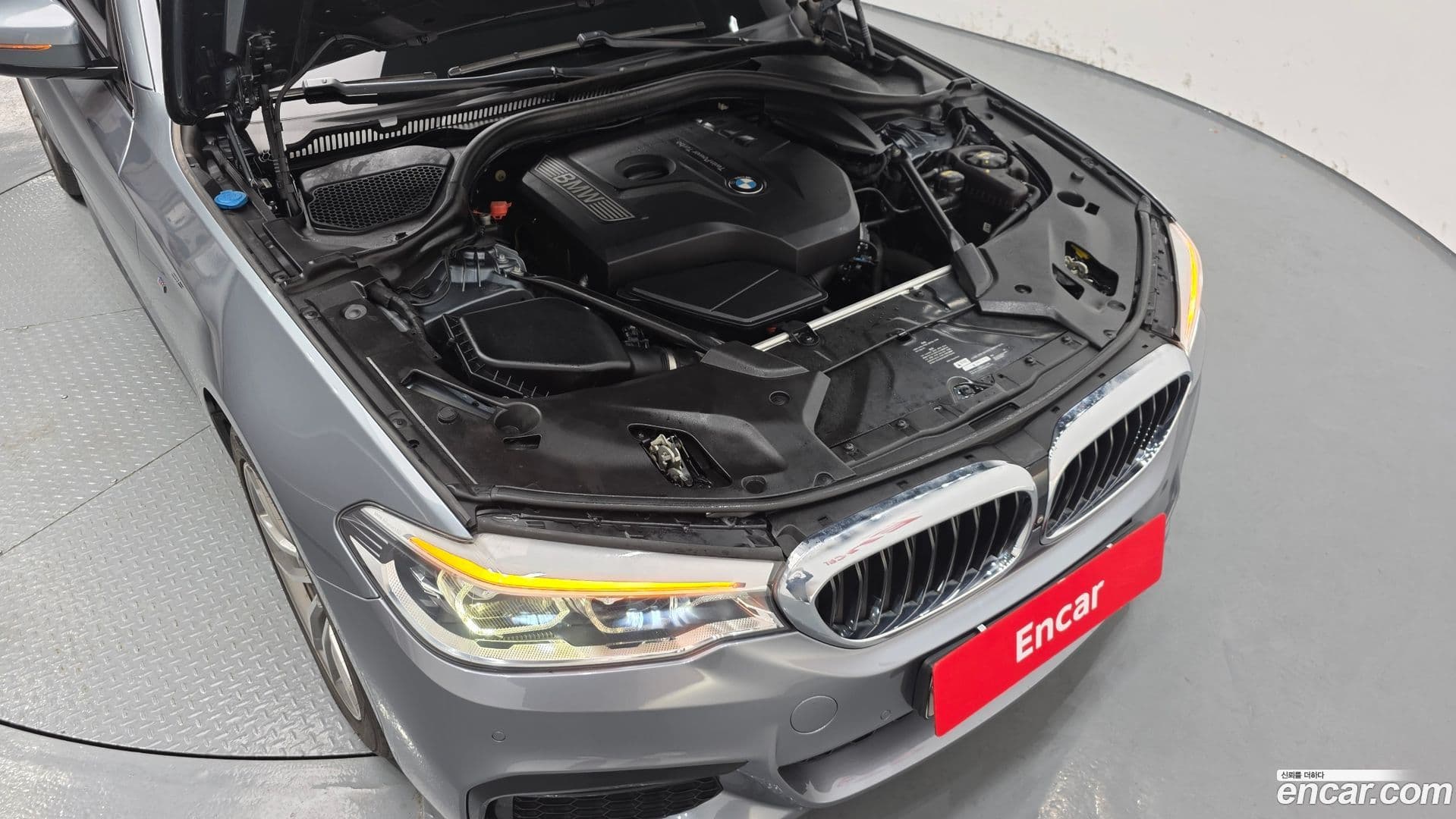 Main__Slider__Photo:5-Series BMW 2017.5-5