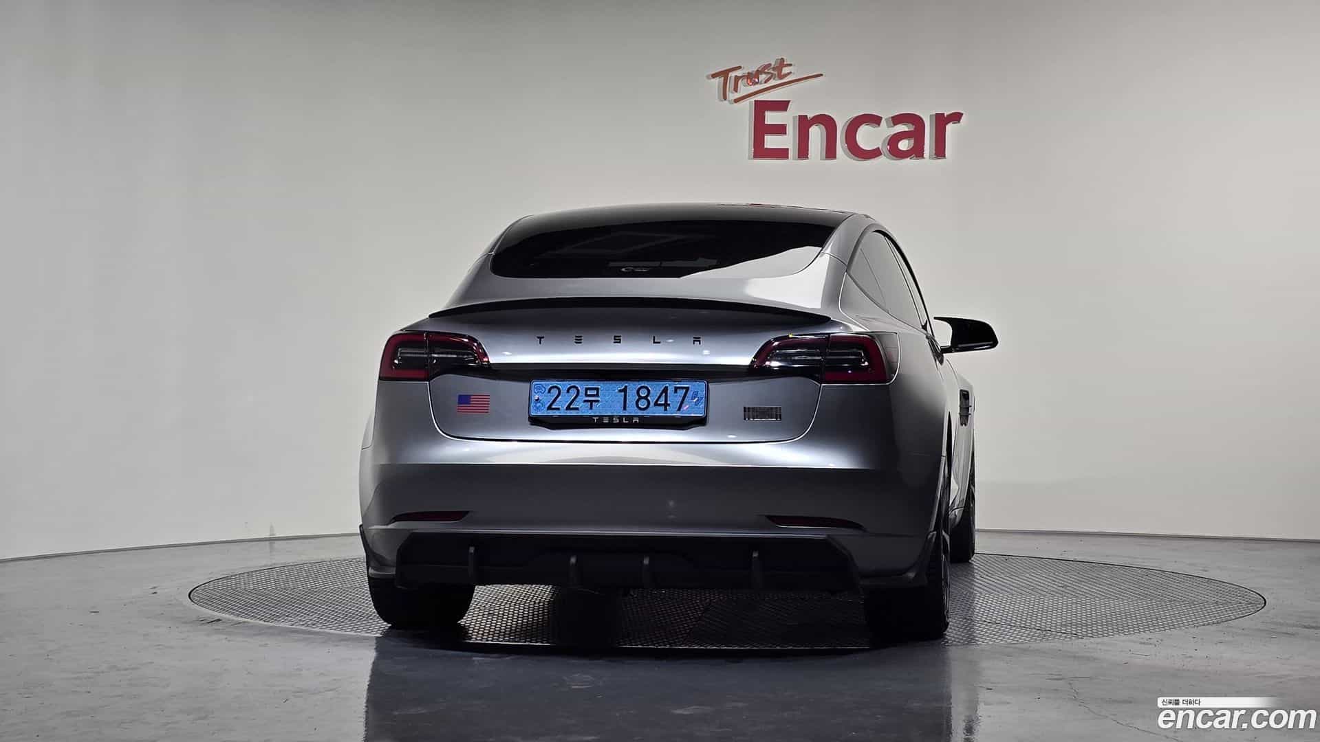 Model 3 Tesla 2021.2-OUTER-004