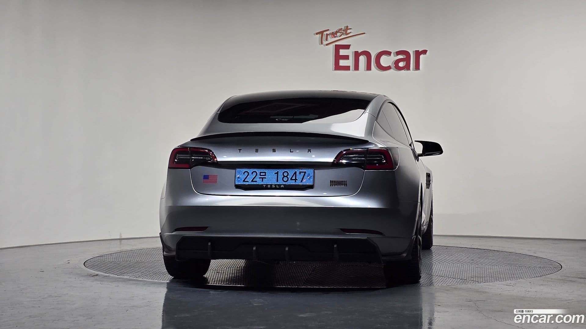 Main__Slider__Photo:Model 3 Tesla 2021.2-3