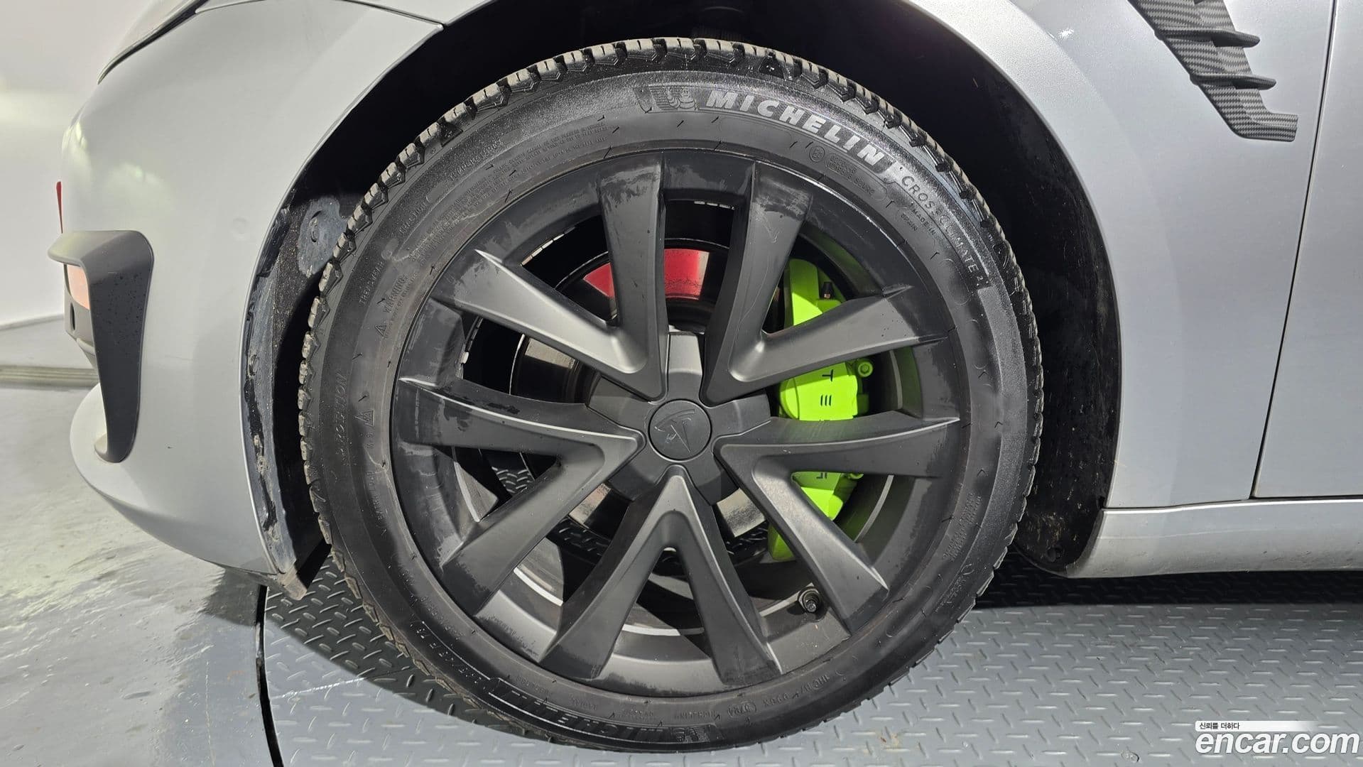 Main__Slider__Photo:Model 3 Tesla 2021.2-4