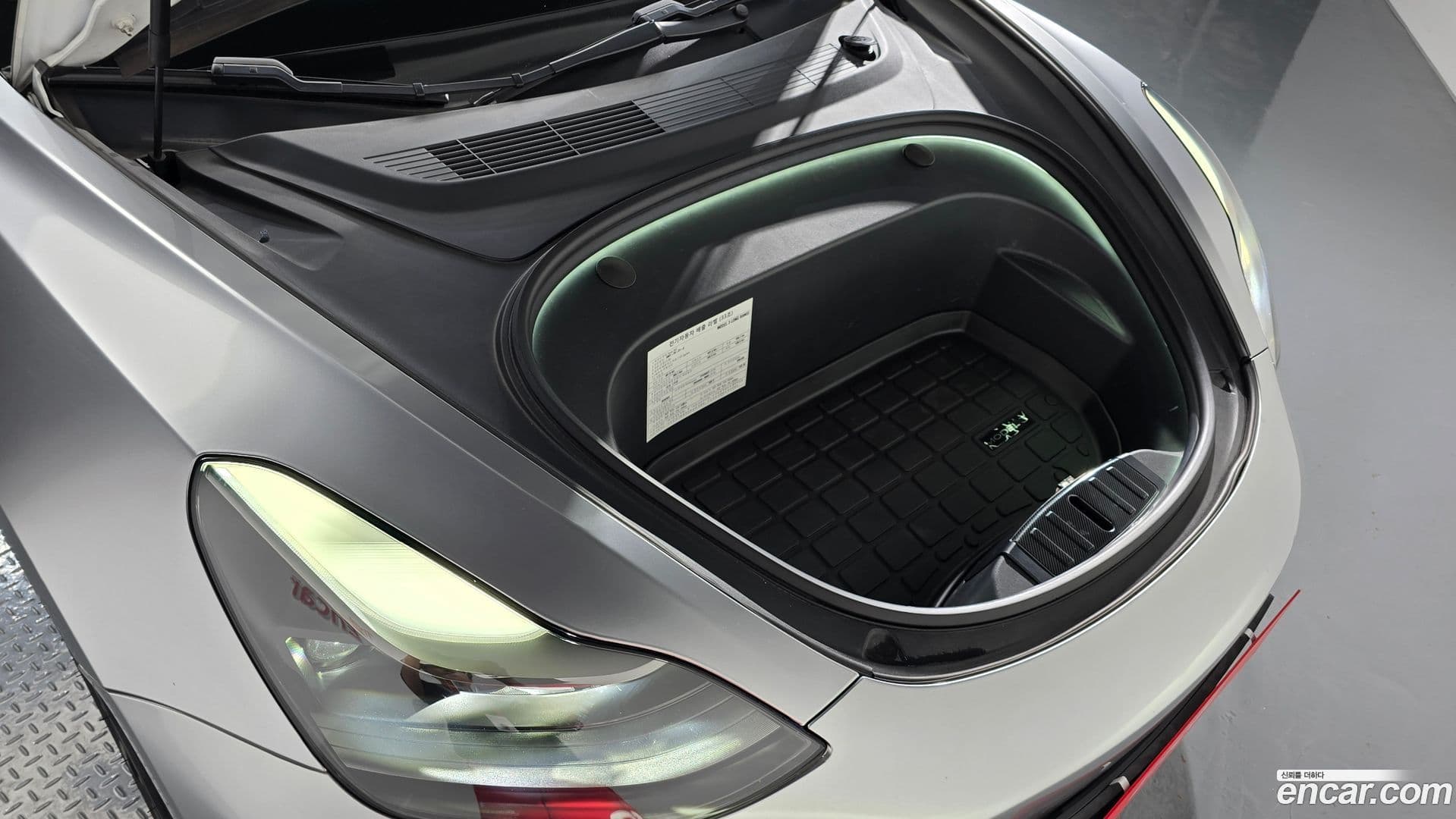 Main__Slider__Photo:Model 3 Tesla 2021.2-5