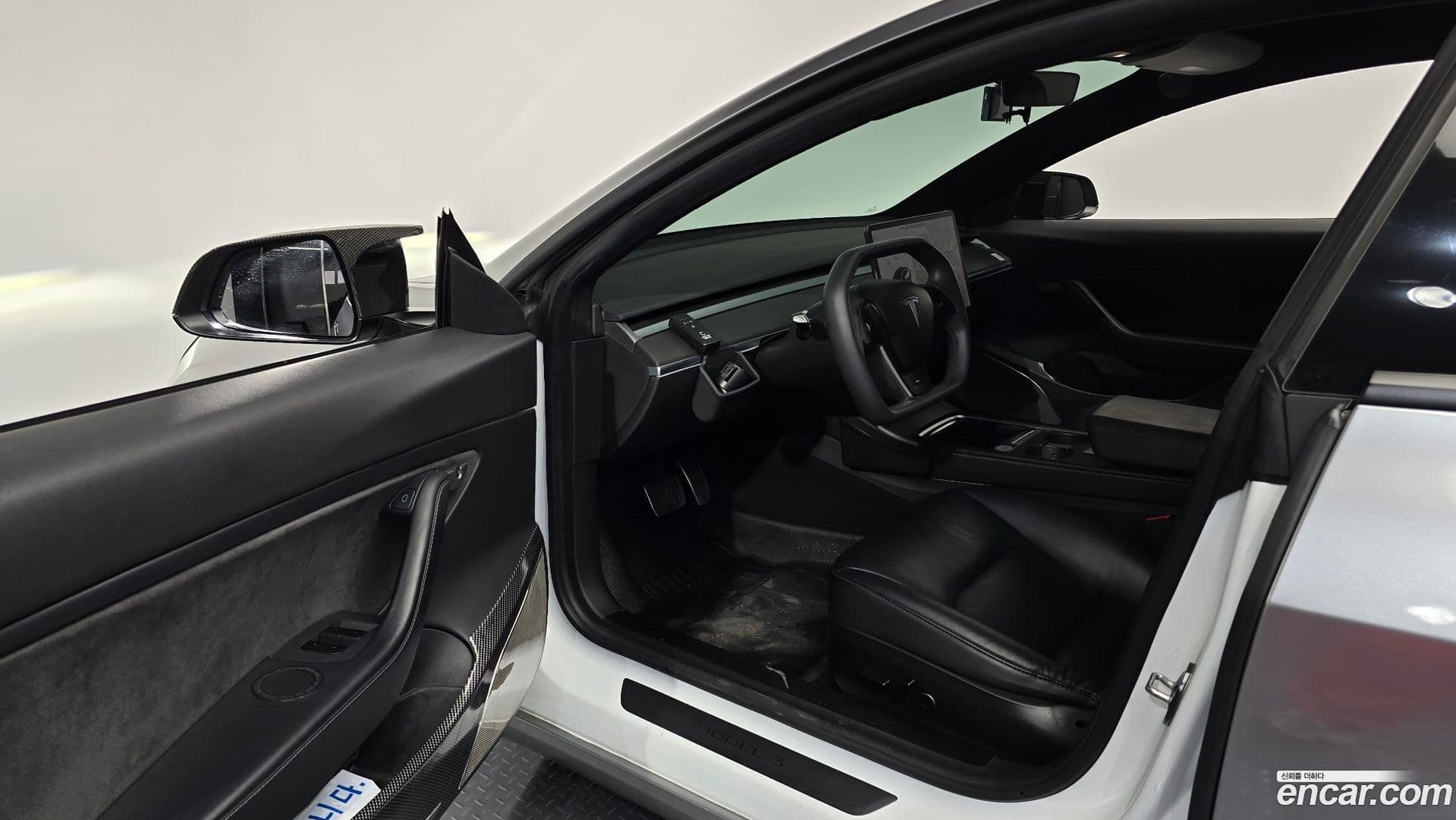 Main__Slider__Photo:Model 3 Tesla 2021.2-9