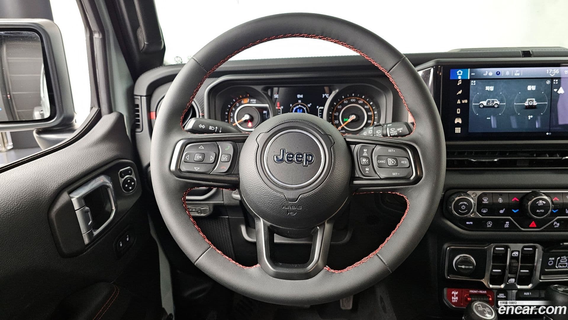 Main__Slider__Photo:Wrangler Jeep 2024.4-12