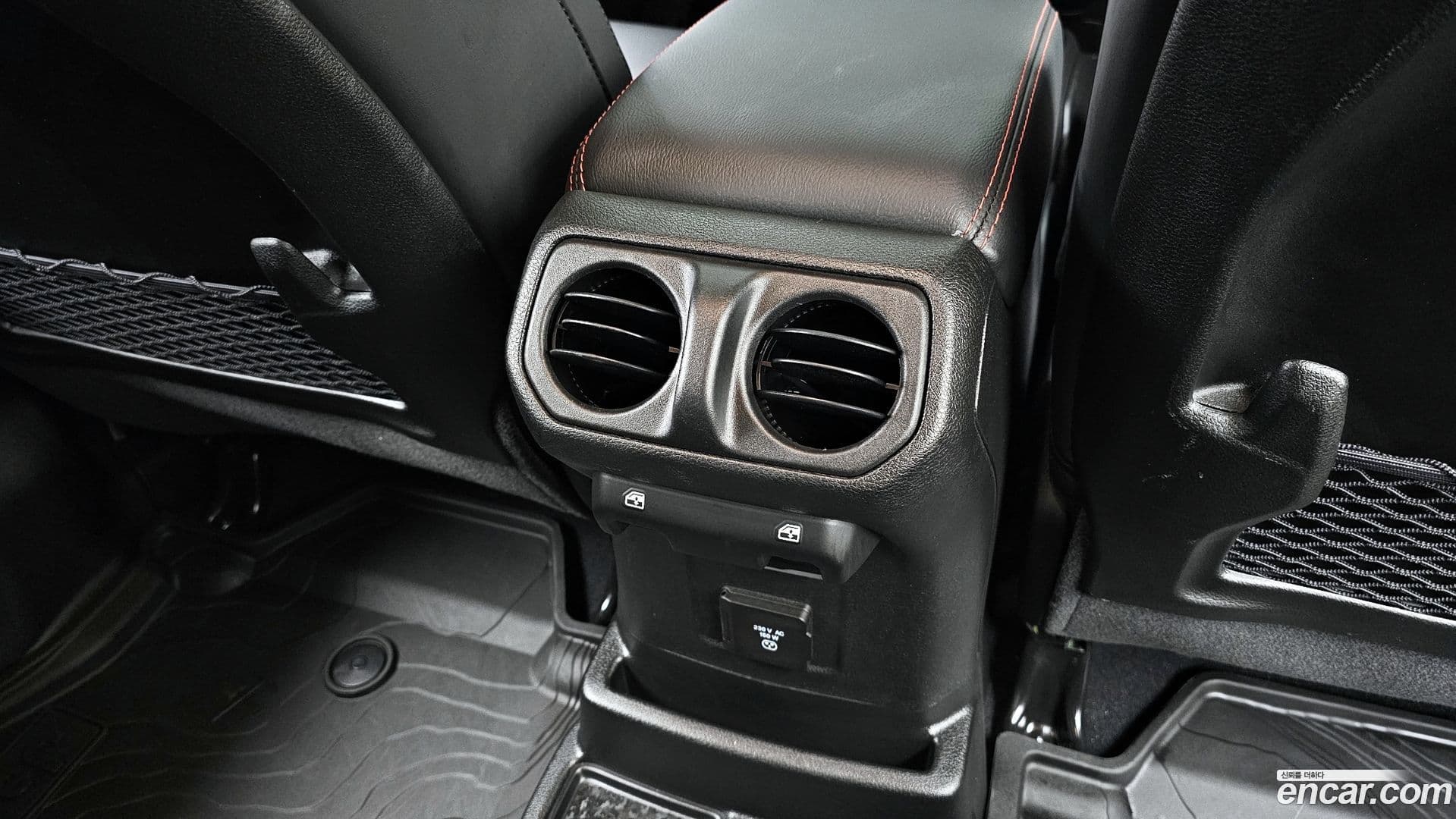 Main__Slider__Photo:Wrangler Jeep 2024.4-18