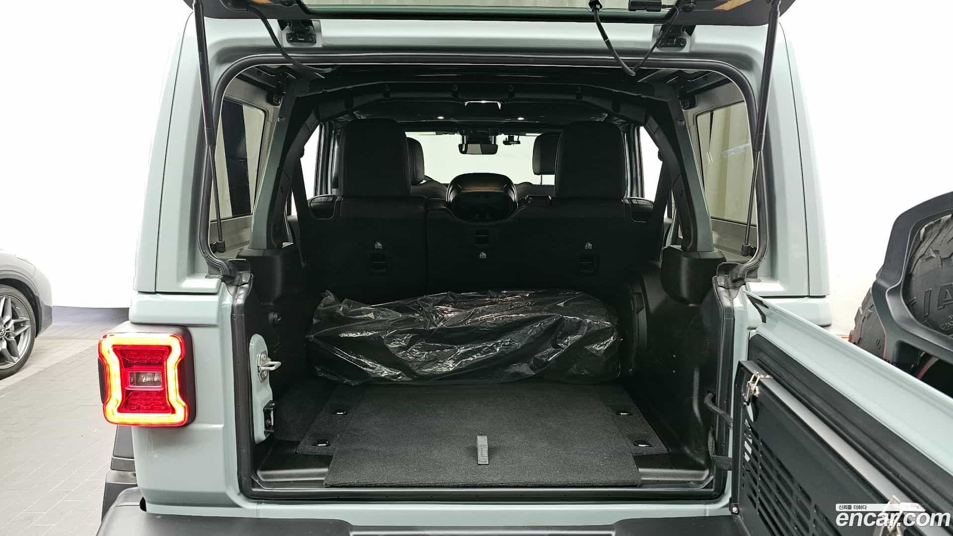 Wrangler Jeep 2024.4-OPTION-024