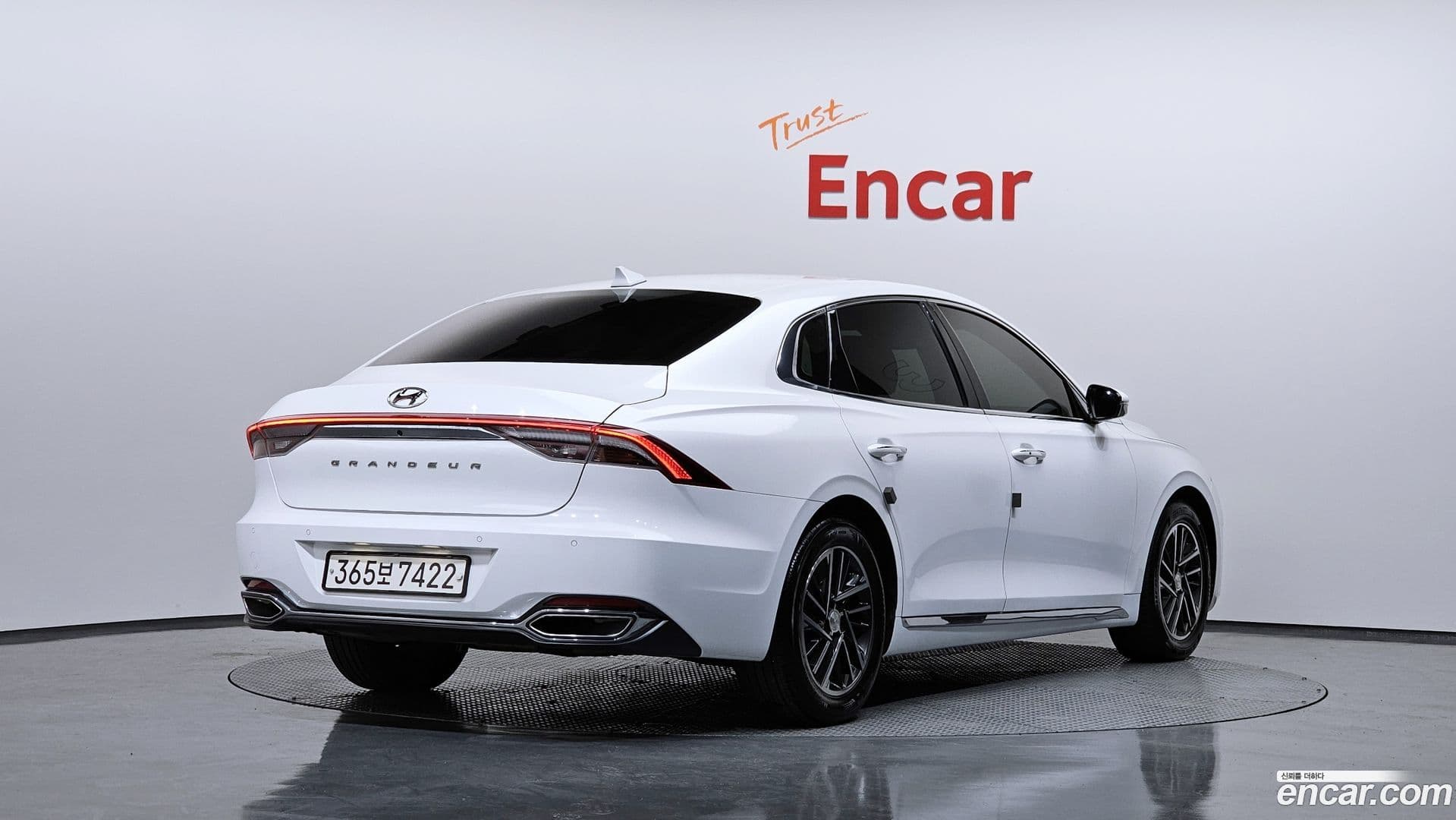 Main__Slider__Photo:Grandeur Hyundai 2022.3-1