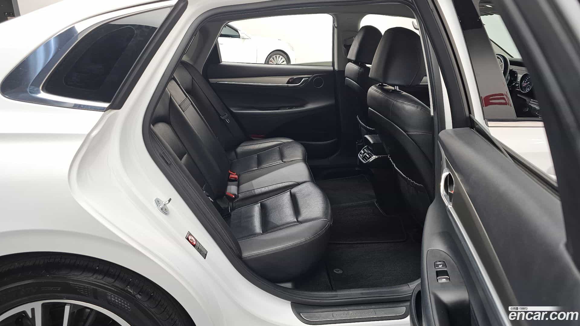 Grandeur Hyundai 2022.3-OPTION-016