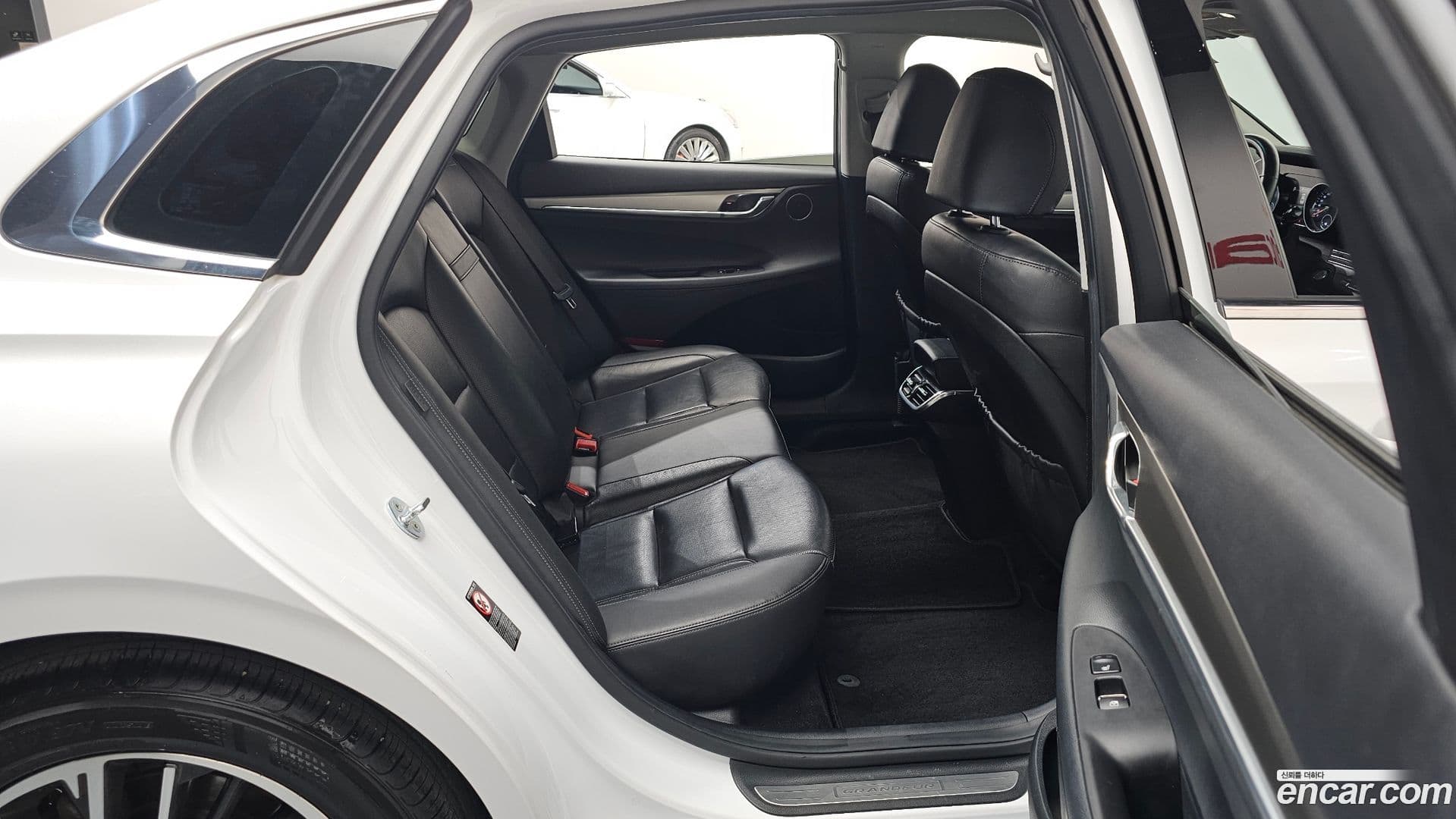 Main__Slider__Photo:Grandeur Hyundai 2022.3-11