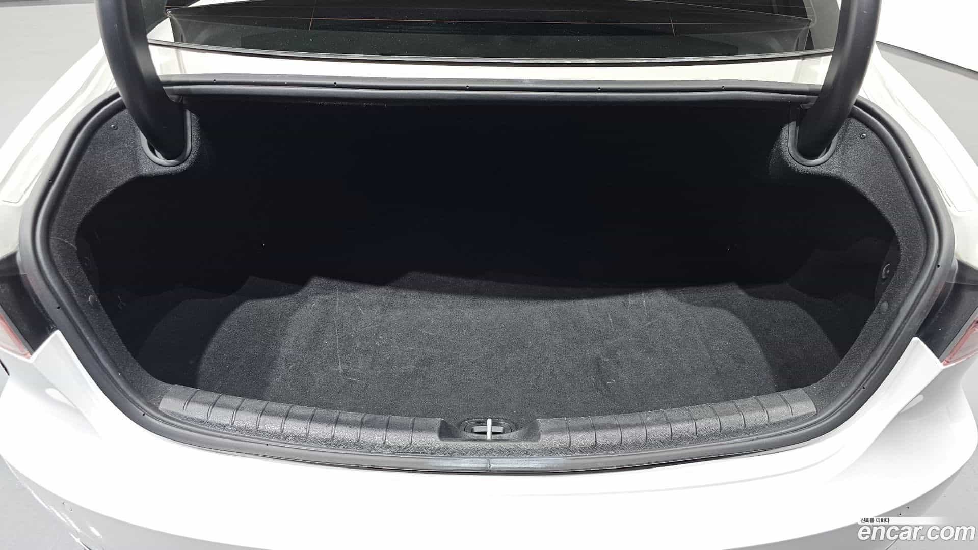 Grandeur Hyundai 2022.3-OPTION-024