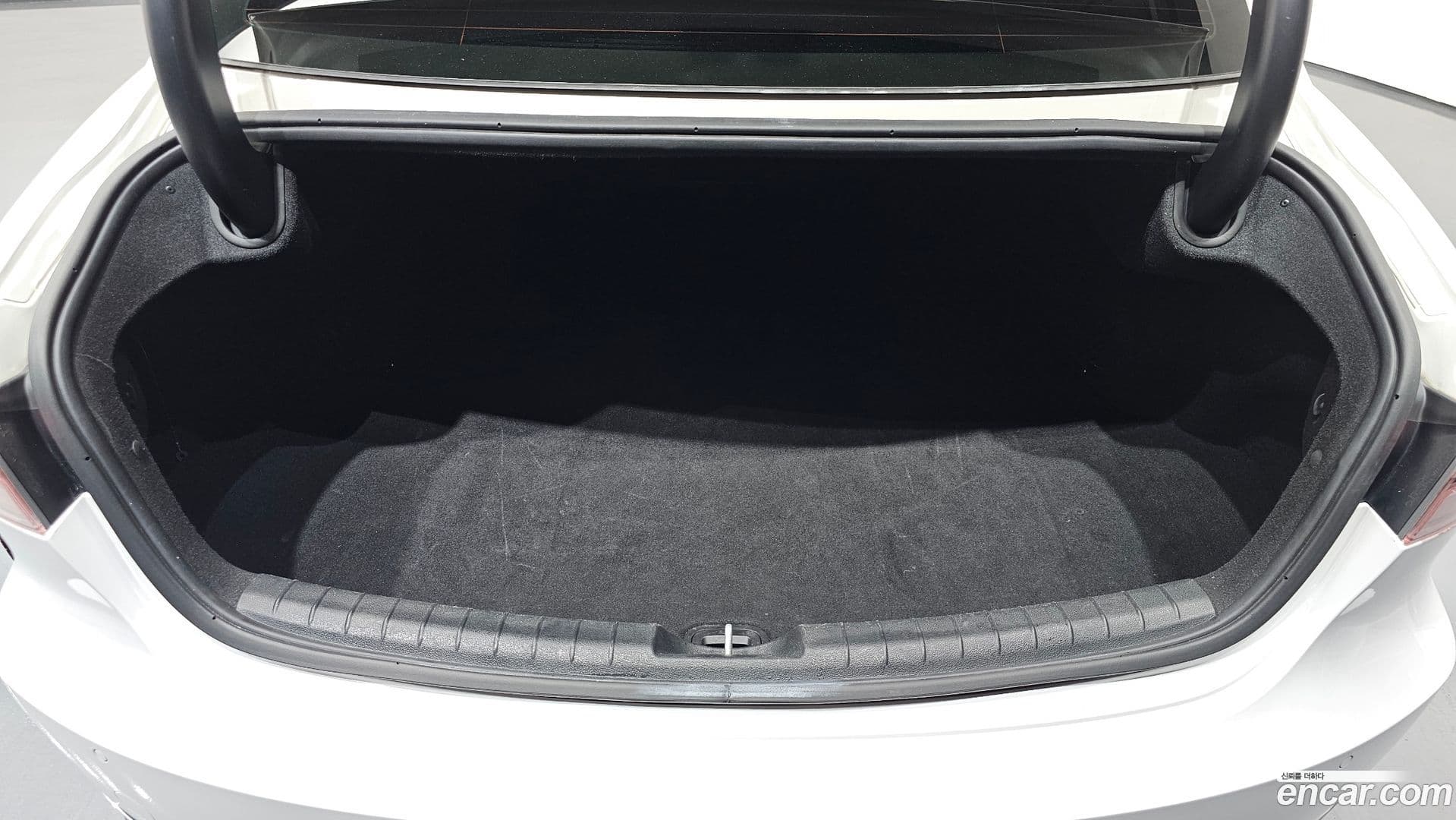 Main__Slider__Photo:Grandeur Hyundai 2022.3-19