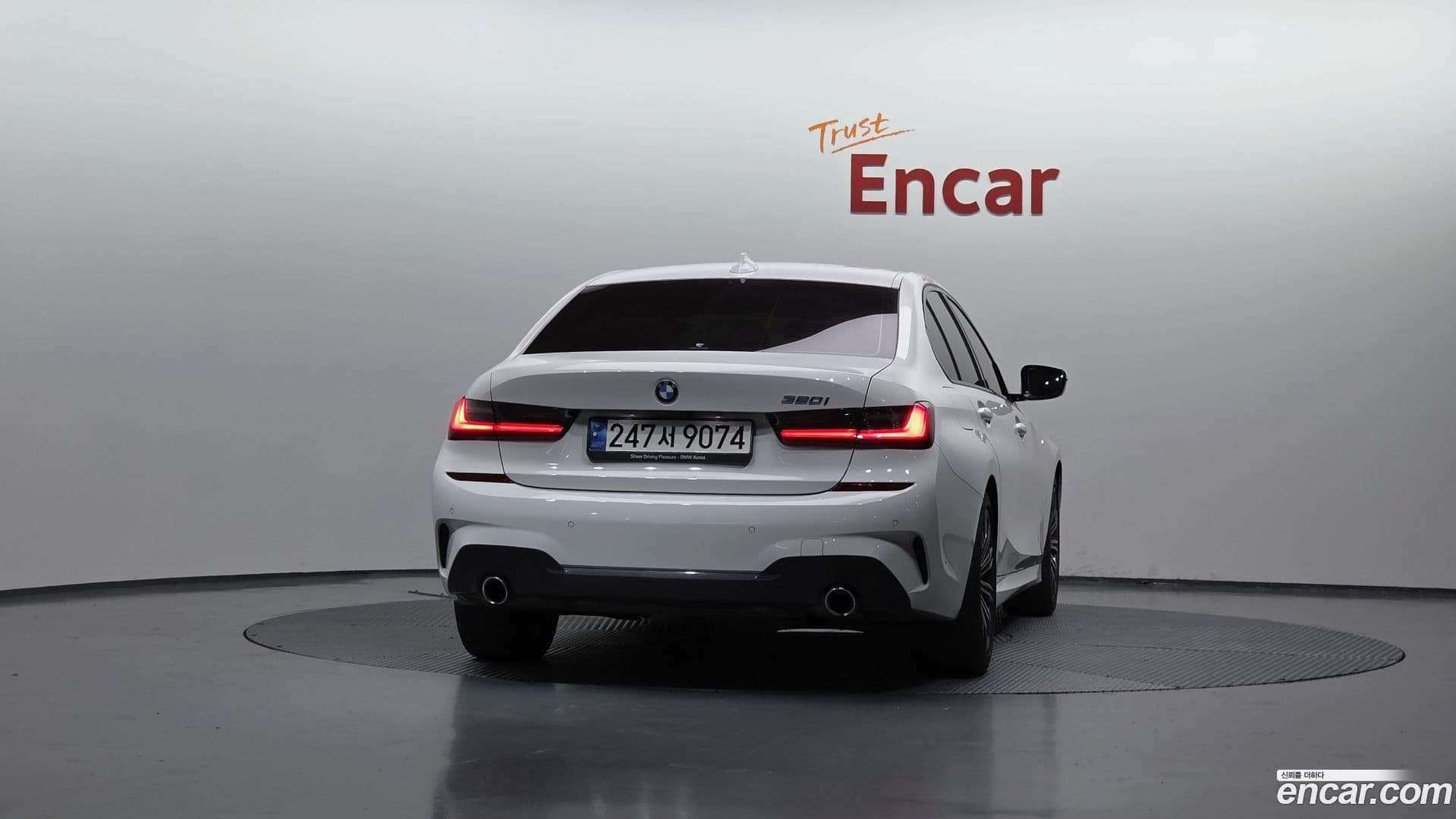 Main__Slider__Photo:3-Series BMW 2021.9-3