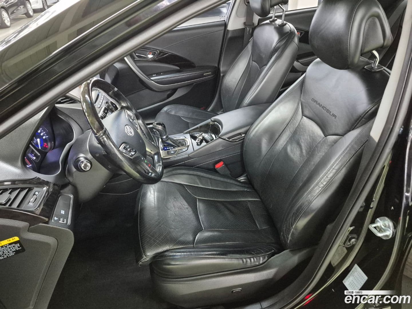 Main__Slider__Photo:Grandeur Hyundai 2013.0-4