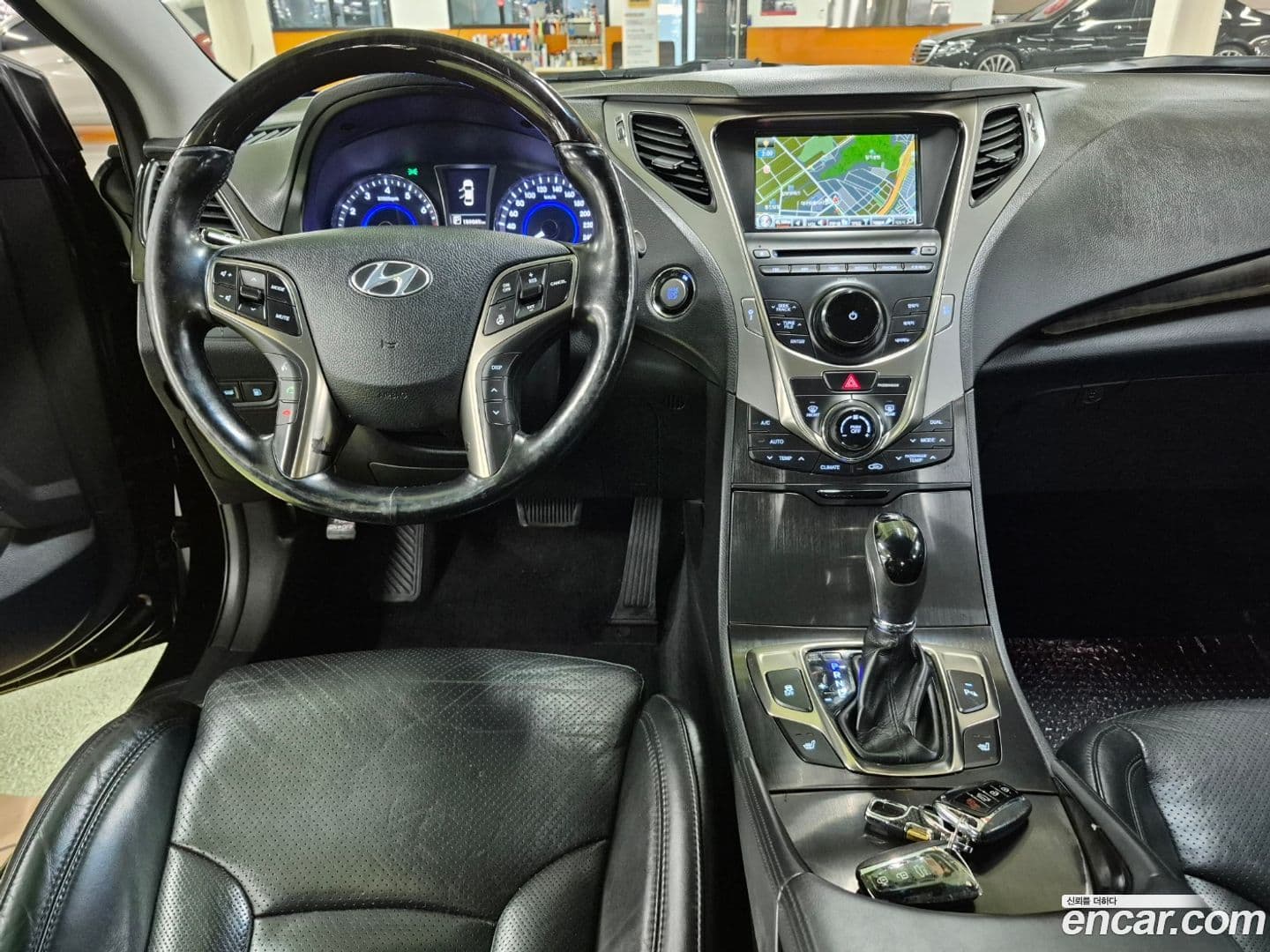 Main__Slider__Photo:Grandeur Hyundai 2013.0-12